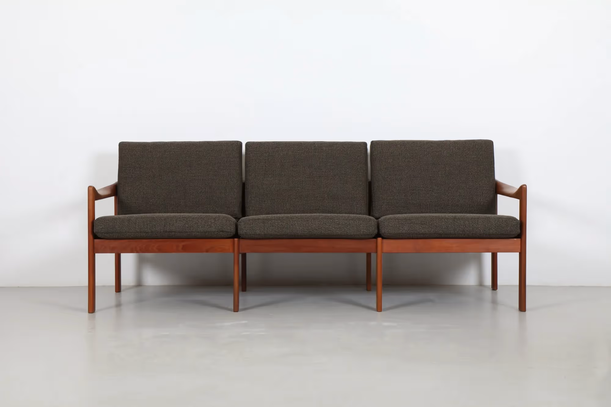 Sleek Illum Wikkelso 'Model 20' Sofa by Niels Eilersen