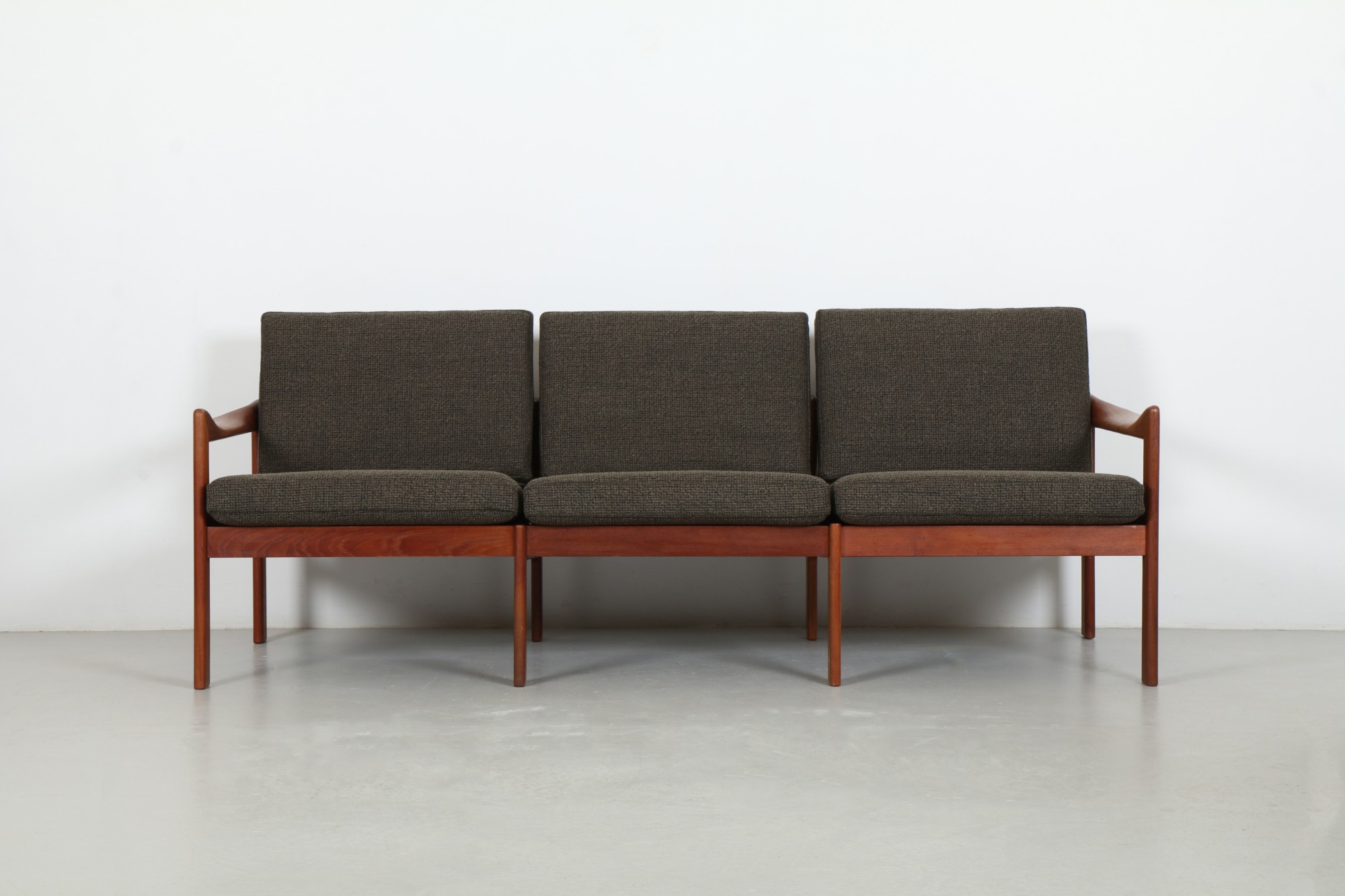 Sleek Illum Wikkelso 'Model 20' Sofa by Niels Eilersen