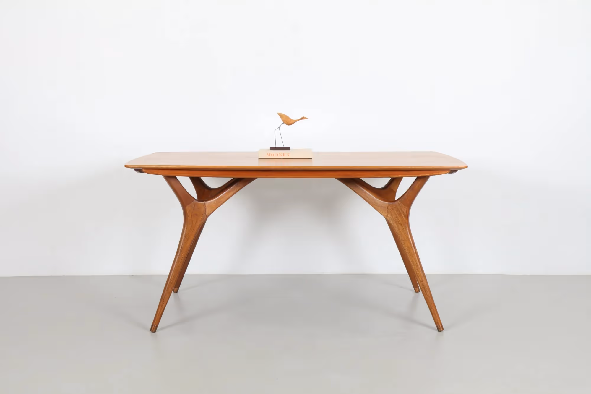 Striking 1950s 'Wishbone' Dining Table by Hunt, Son & Oliver 