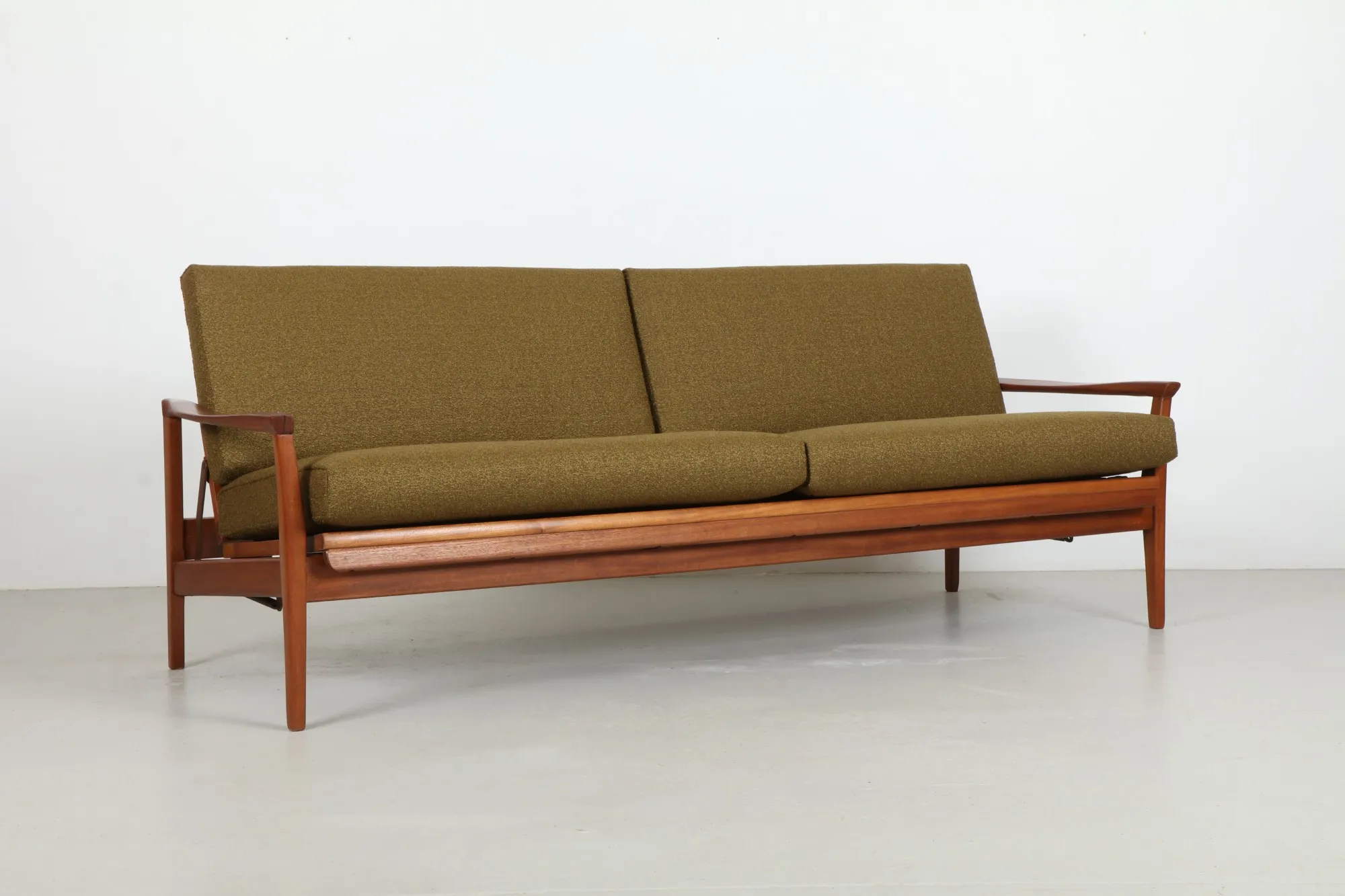 Sleek Fred Lowen 'Flermont' Folding Sofa Daybed by Fler
