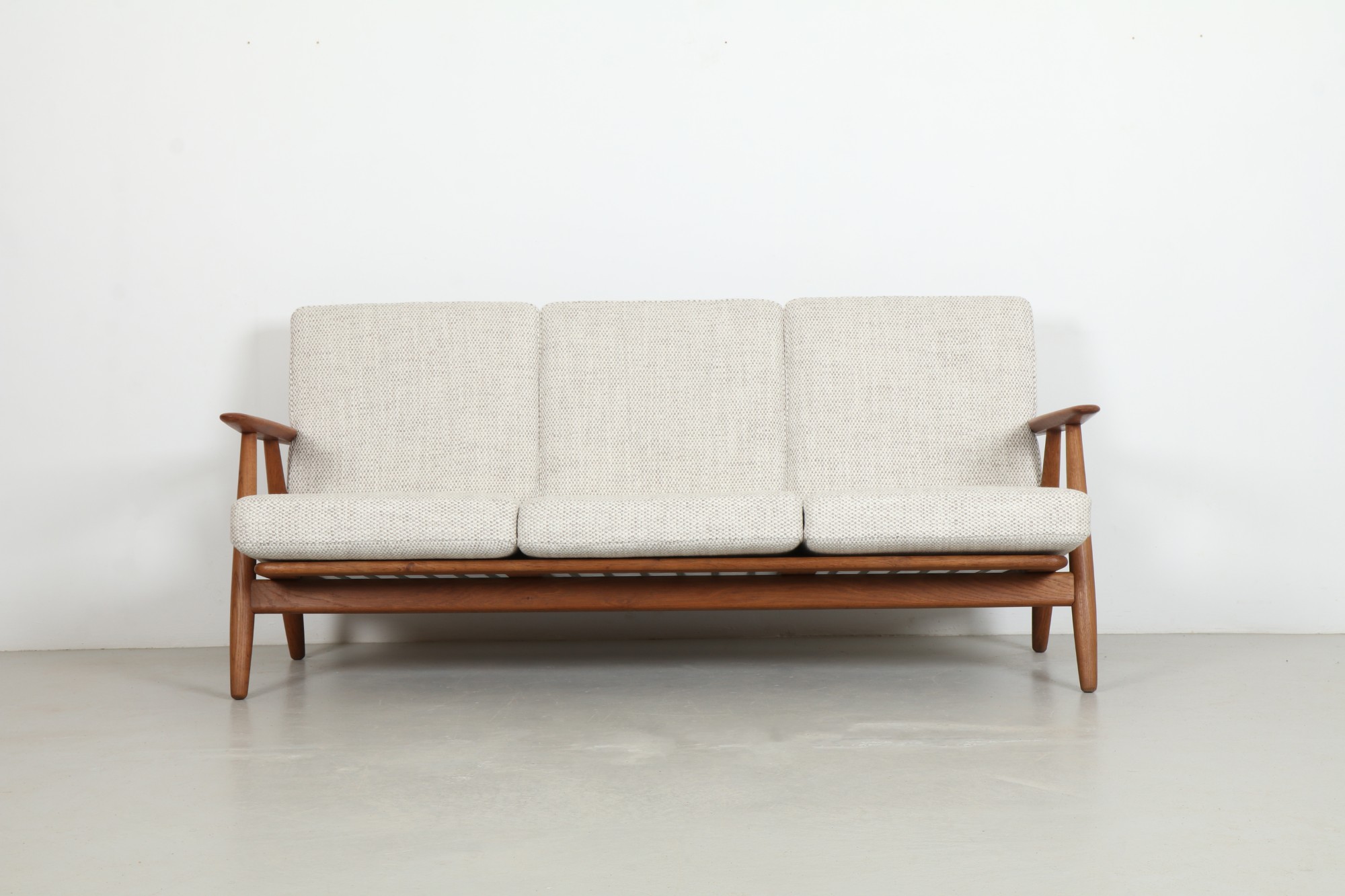 Iconic Hans Wegner GE240 'Cigar' Sofa by Getama