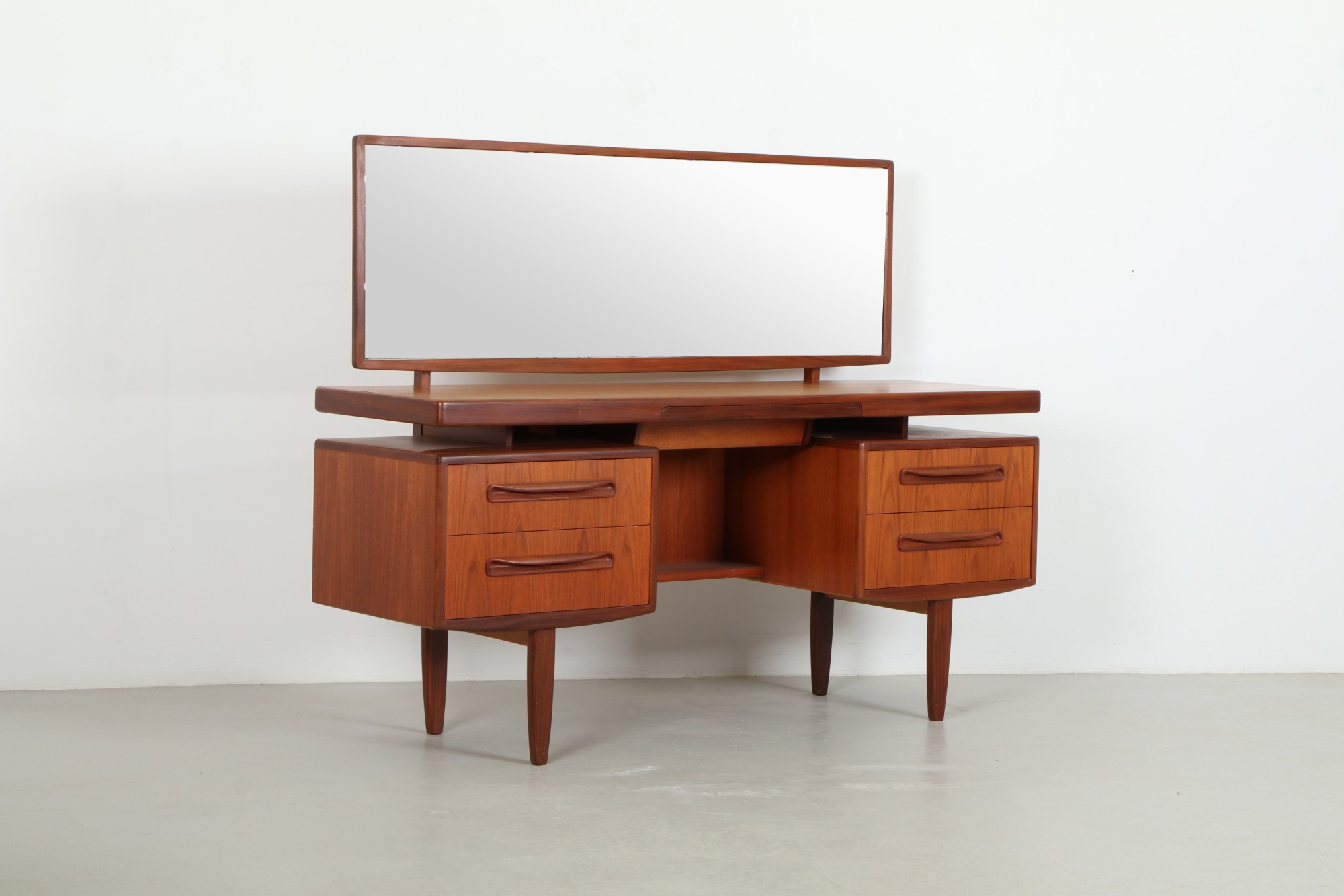 Sleek Victor Wilkins 'Fresco' Dresser / Desk by G-Plan