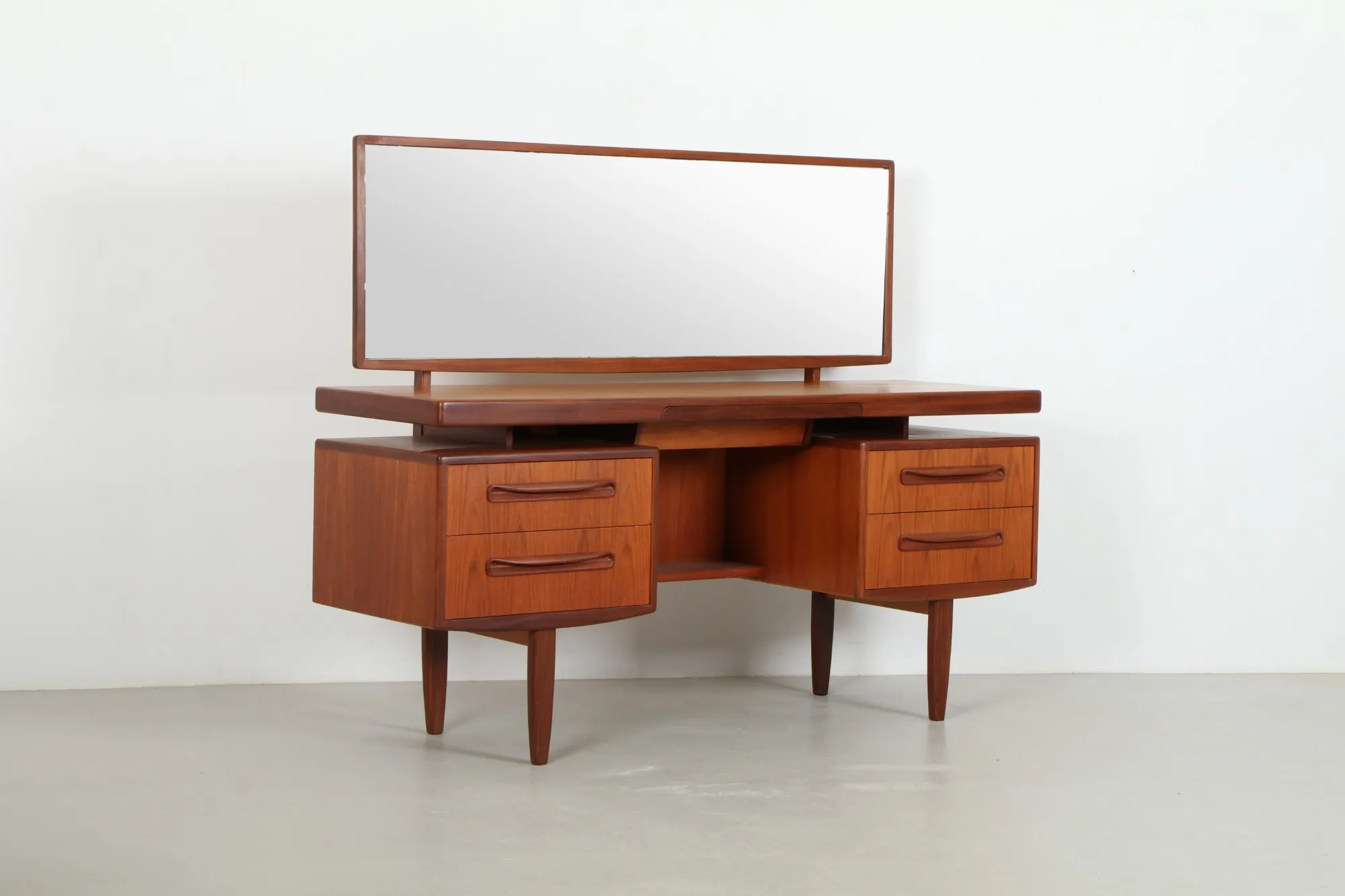 Sleek Victor Wilkins 'Fresco' Dresser / Desk by G-Plan