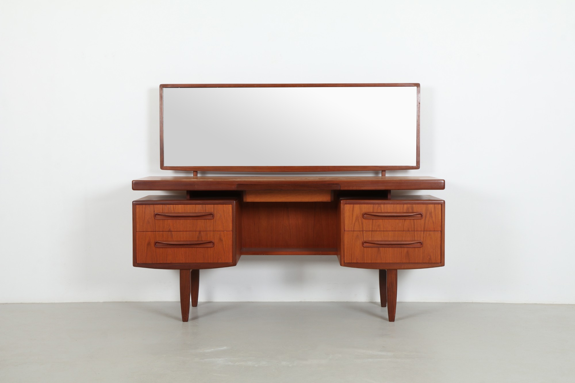 Sleek Victor Wilkins 'Fresco' Dresser / Desk by G-Plan