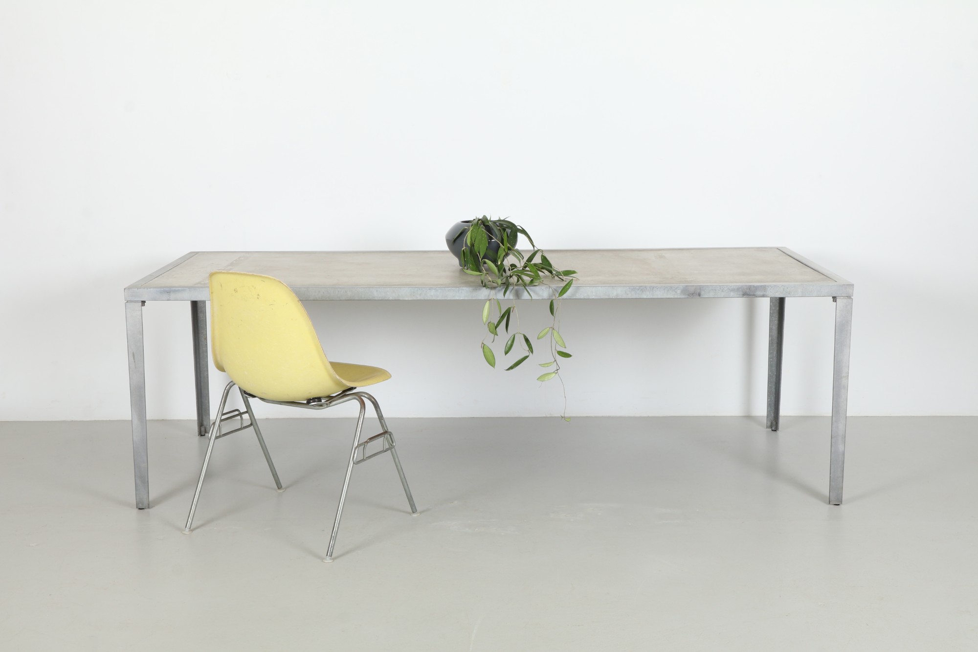Enduring Michael Draper 'Model 4040' Outdoor Table with Concrete Top