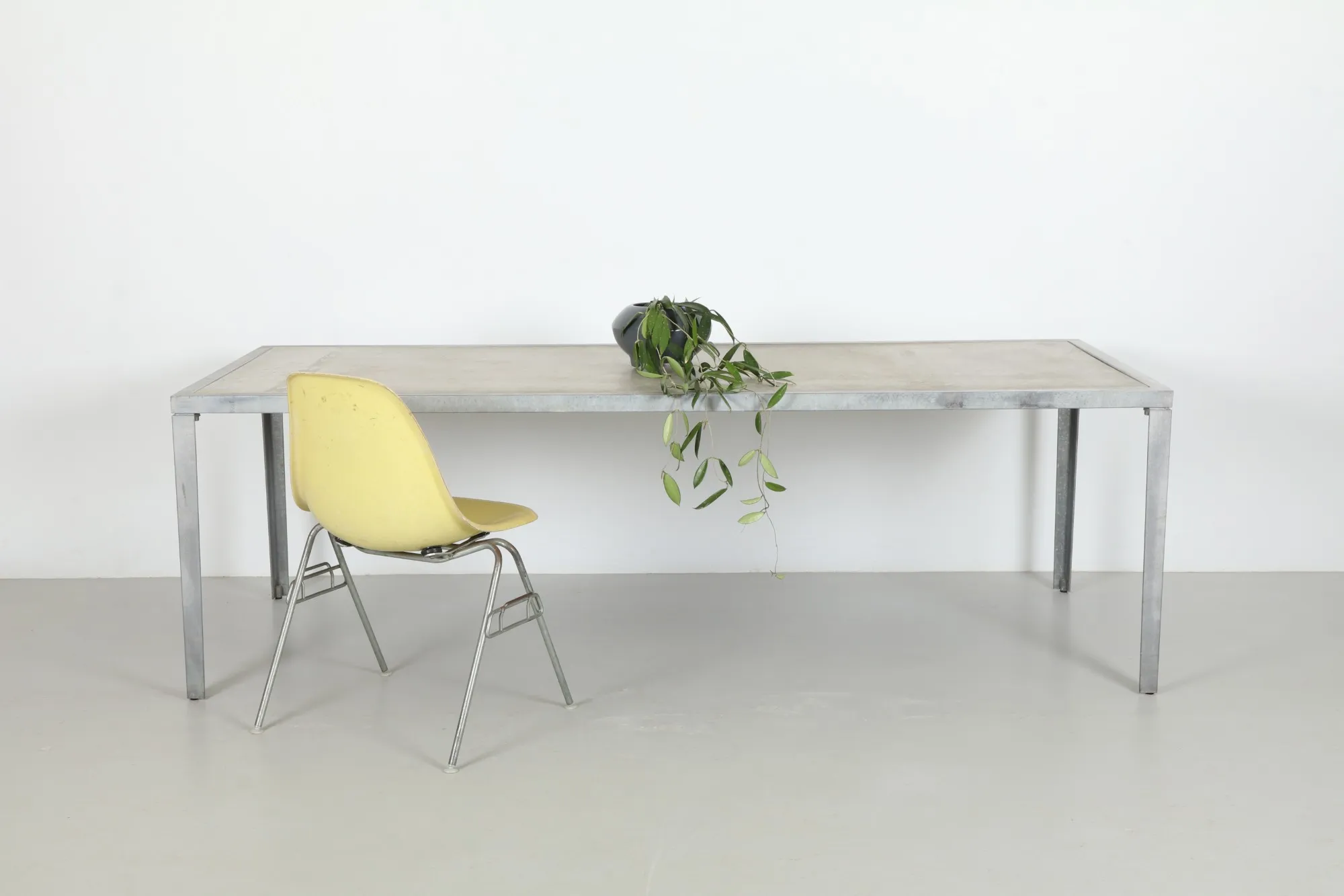 Enduring Michael Draper 'Model 4040' Outdoor Table with Concrete Top