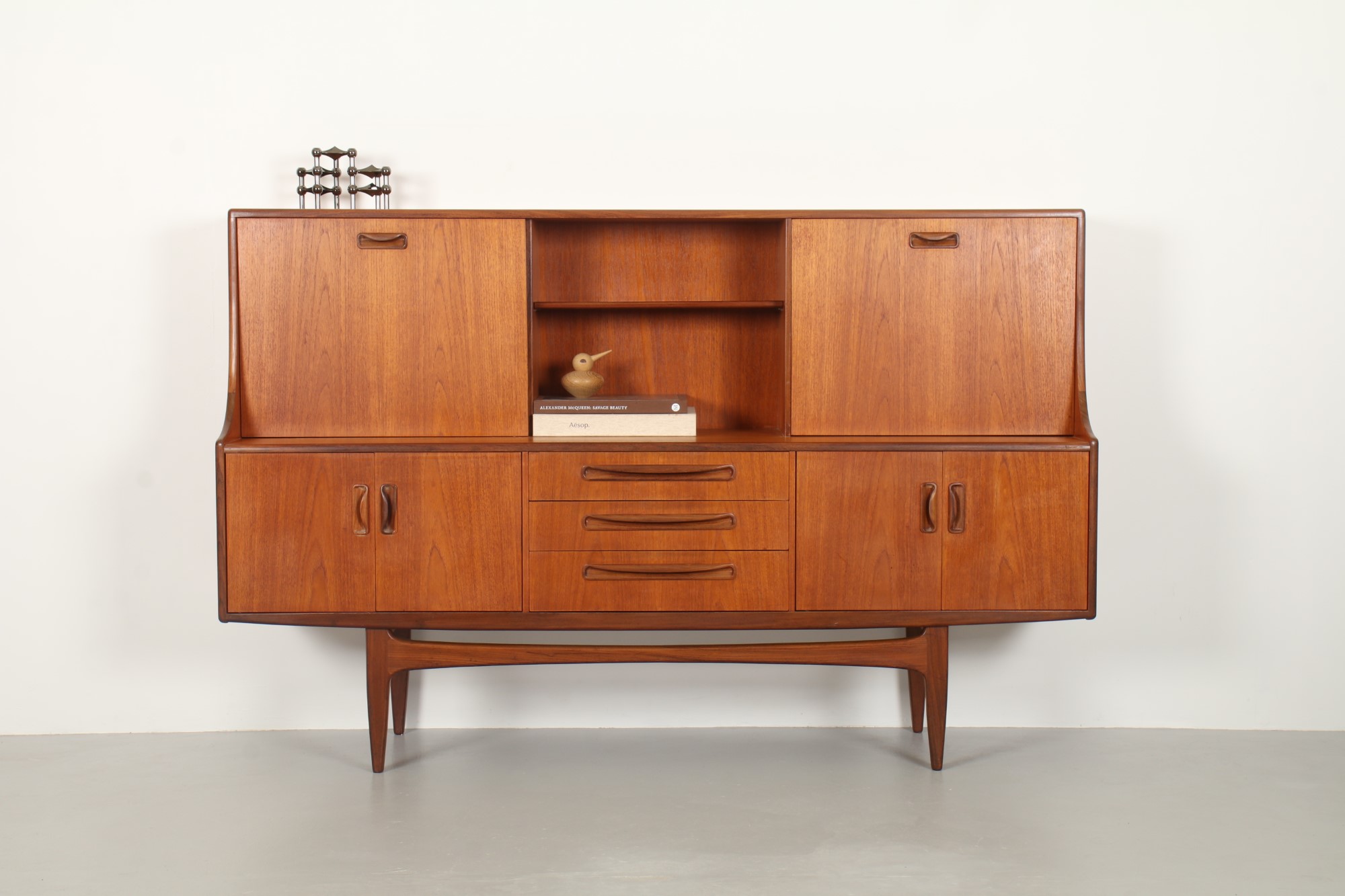 A Guide to Buying the Perfect Mid Century Sideboard in New Zealand