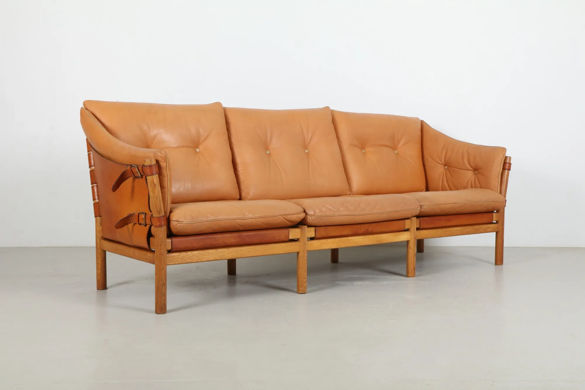 Deluxe Arne Norell Style Scandinavian Three Seat Leather Sofa