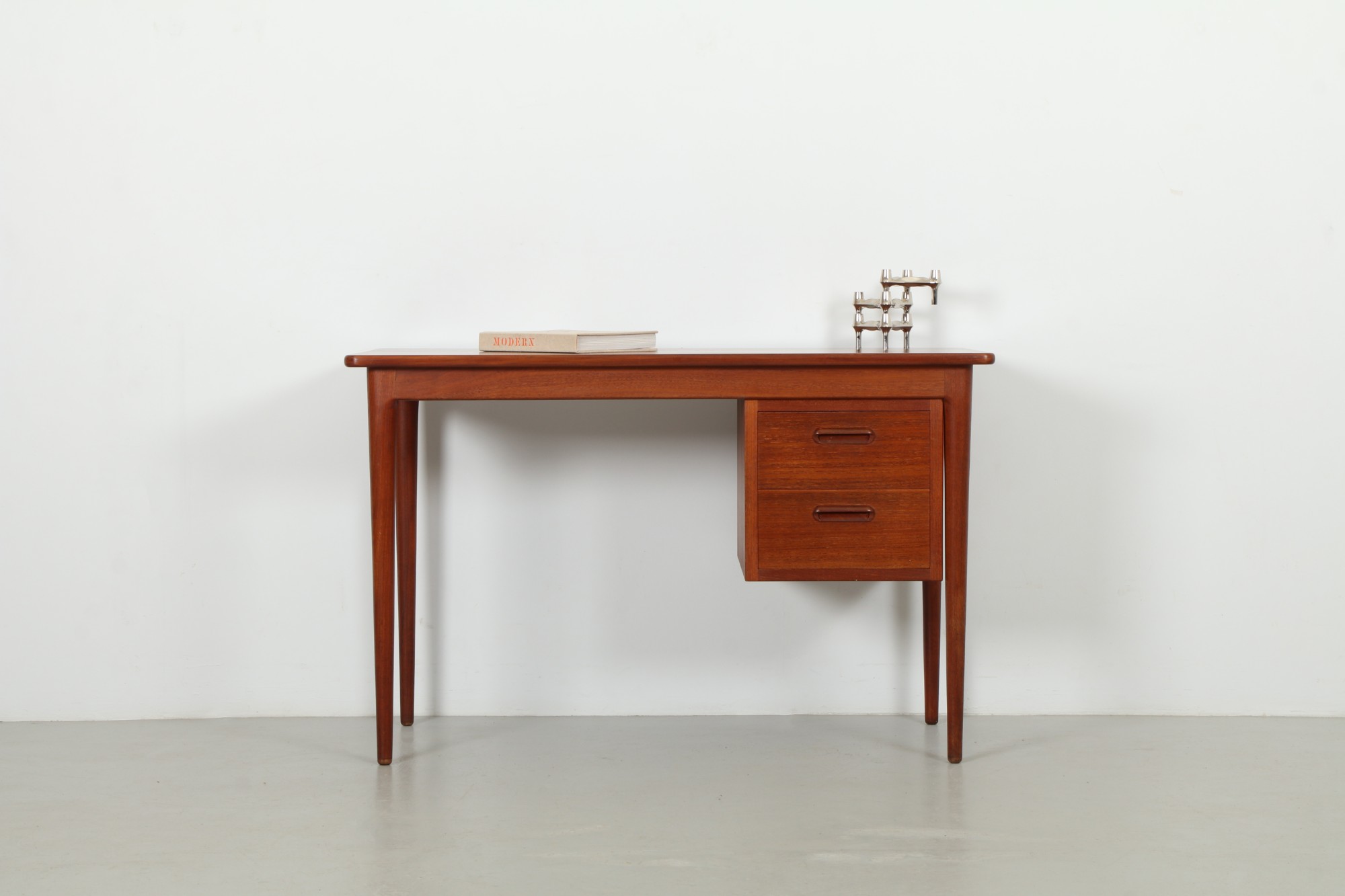 Elegant Joe Backhouse Mid-Century Desk by Backhouse