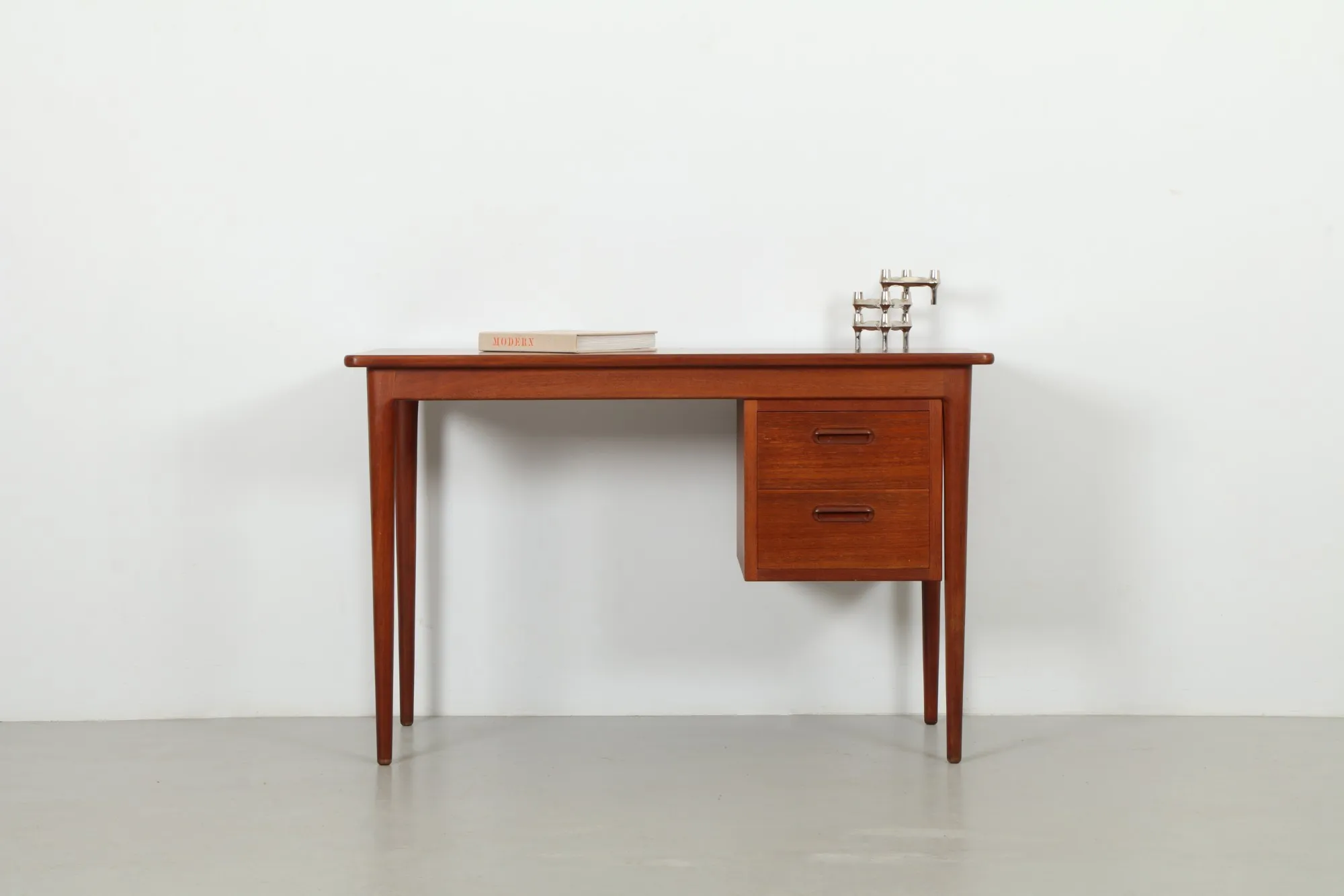 Elegant Joe Backhouse Mid-Century Desk by Backhouse
