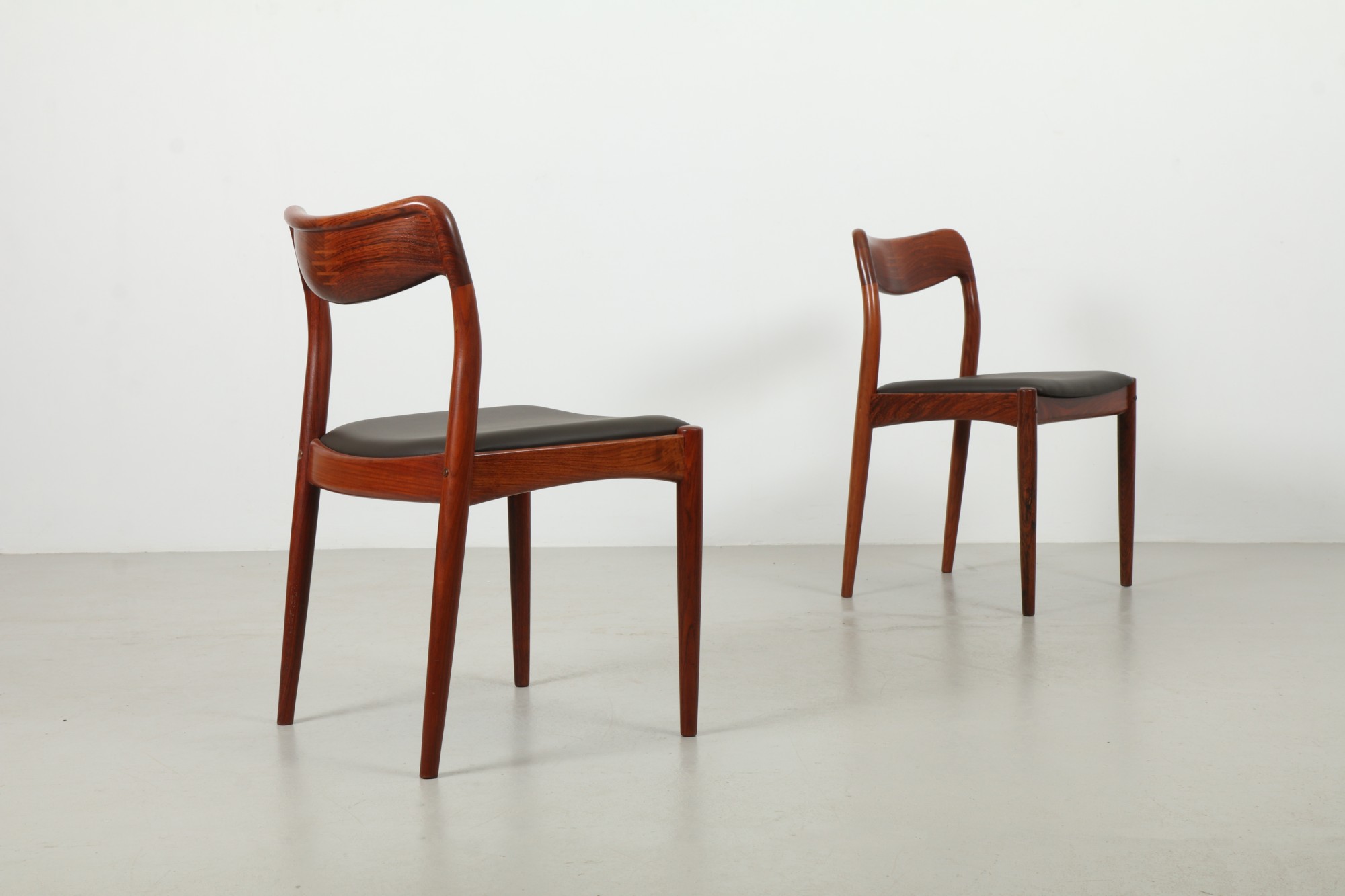 Eight Deluxe Johannes Andersen Dining Chairs by Uldum Mobelfabrik