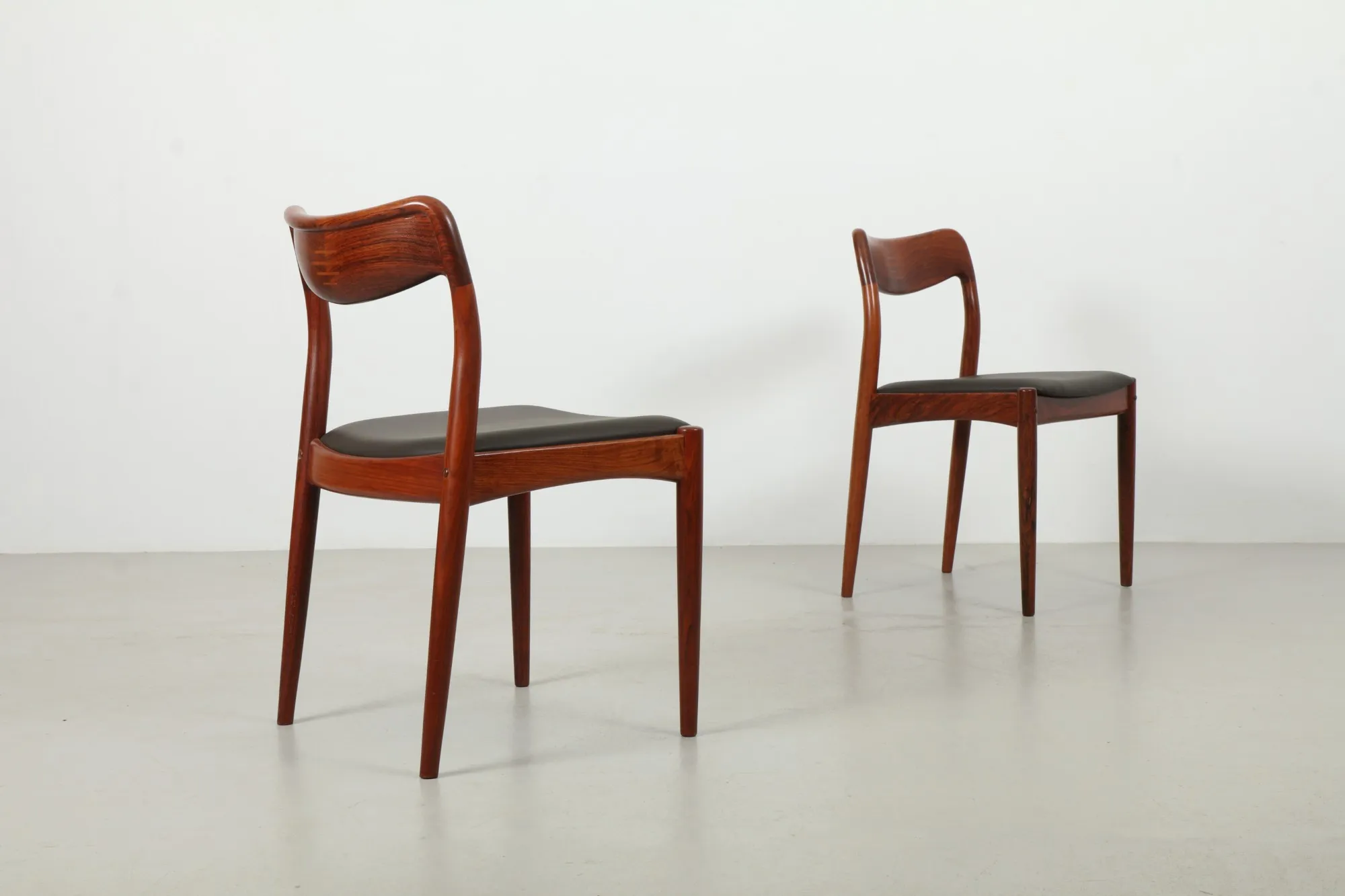Eight Deluxe Johannes Andersen Dining Chairs by Uldum Mobelfabrik