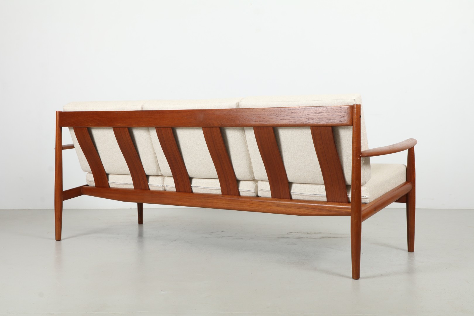 Stunning Grete Jalk 'Model 118' Sofa by Cado