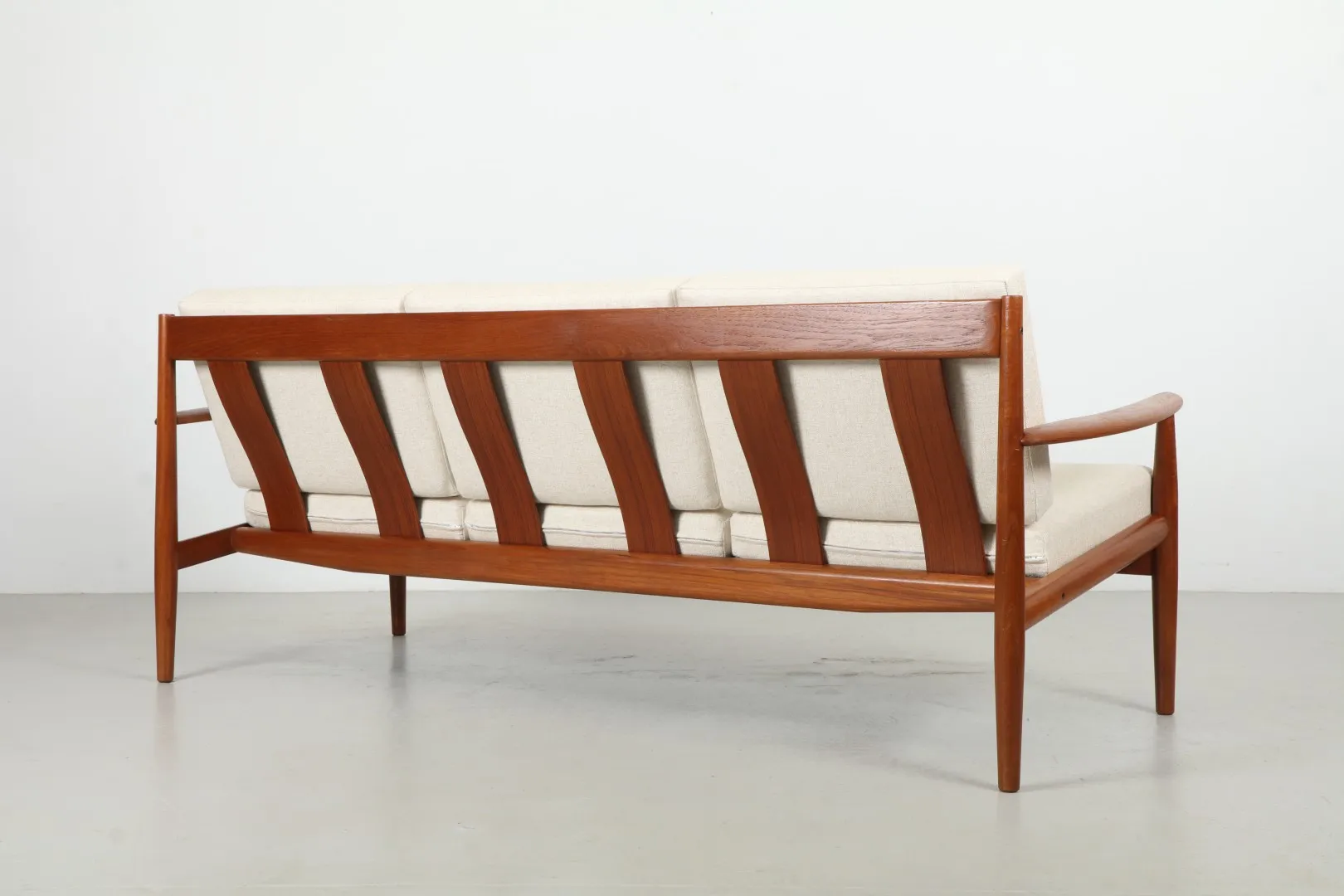 Stunning Grete Jalk 'Model 118' Sofa by Cado