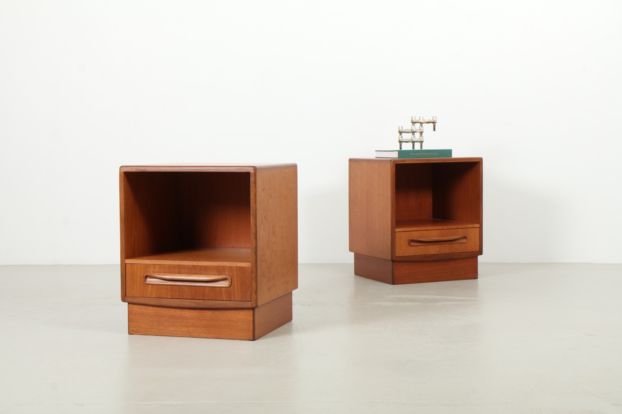 Pair of Sleek Victor Wilkins 'Fresco' Bedside Cabinets by G-Plan