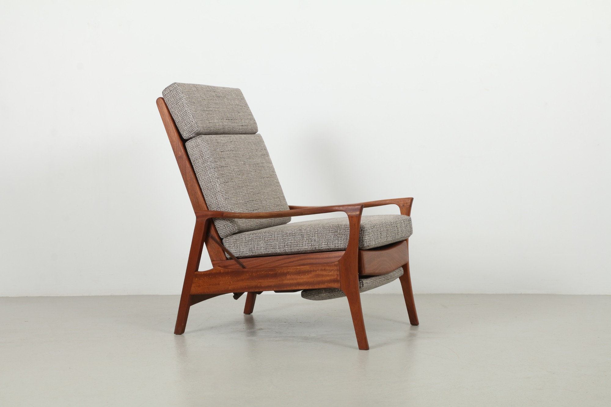 Sculptural NZ Made 'Danart' Reclining Armchair by DON