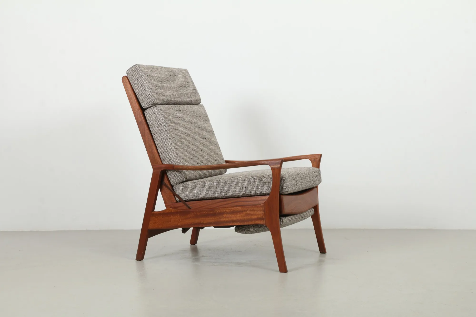 Sculptural NZ Made 'Danart' Reclining Armchair by DON