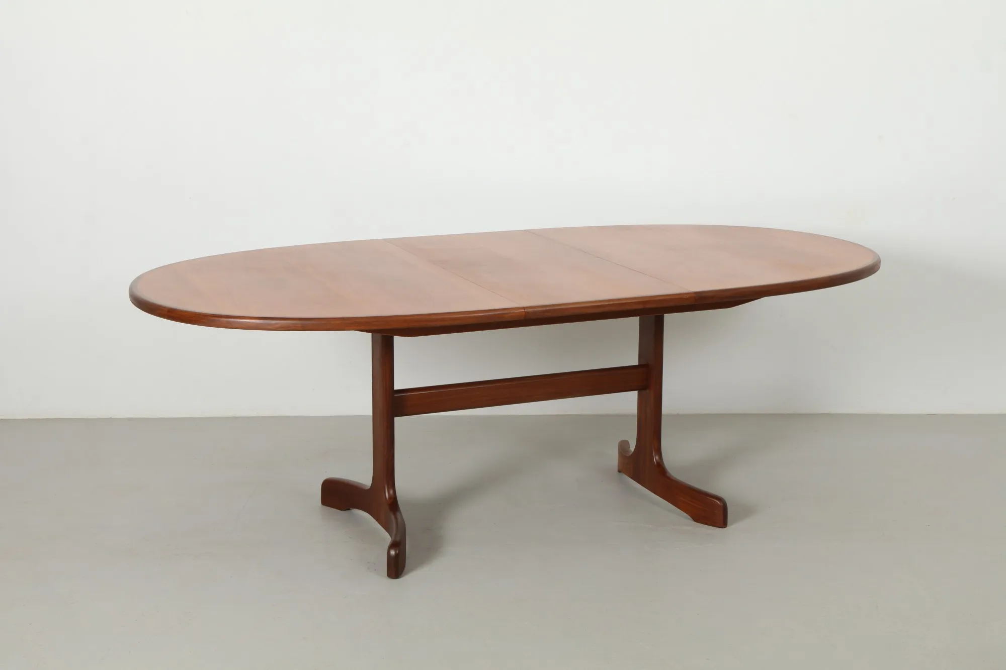 Curvaceous Victor Wilkins 'Fresco' Model 4388D Dining Table by G-Plan
