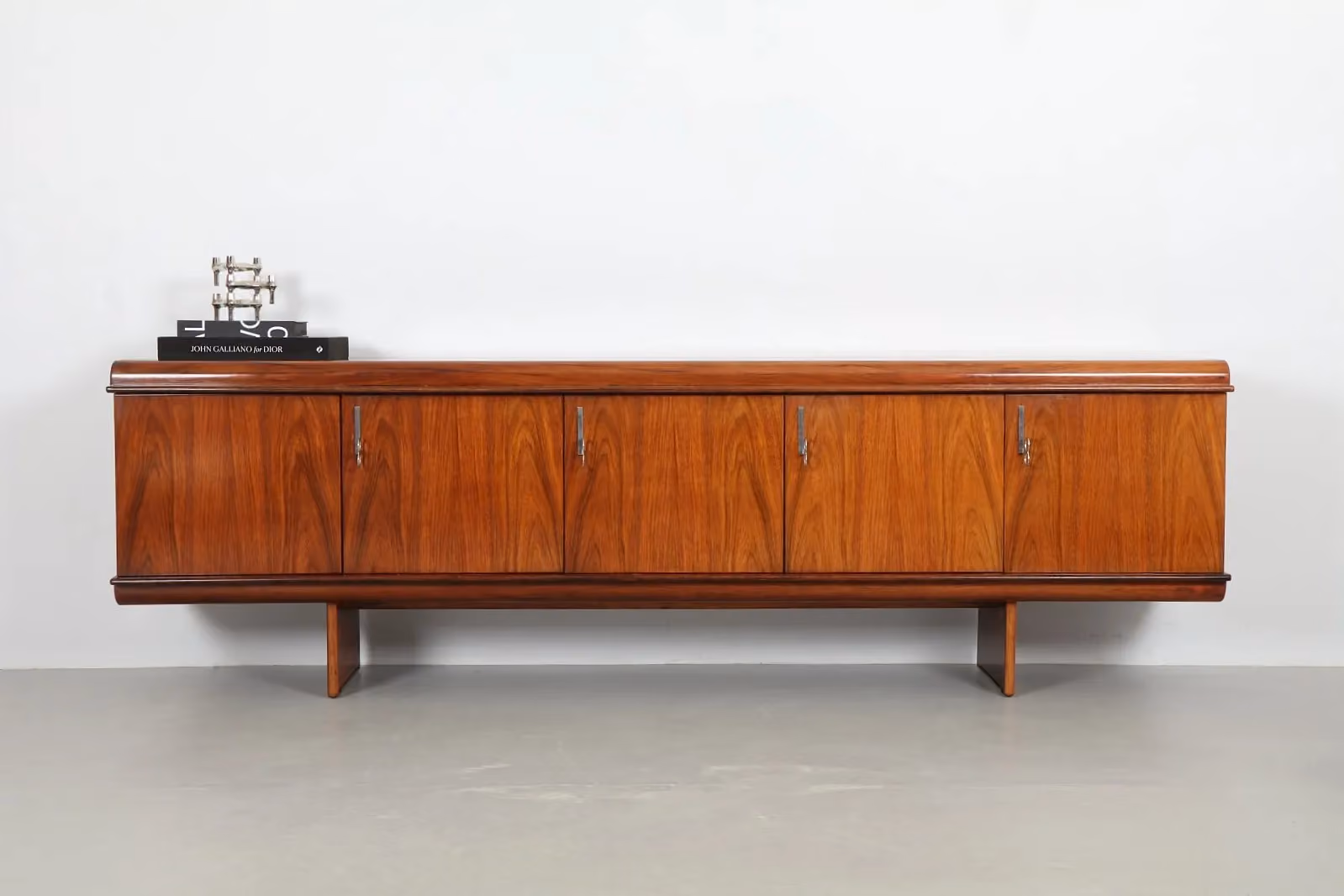 Deluxe Vittorio Introini 'Pellicano' Sideboard by Saporiti