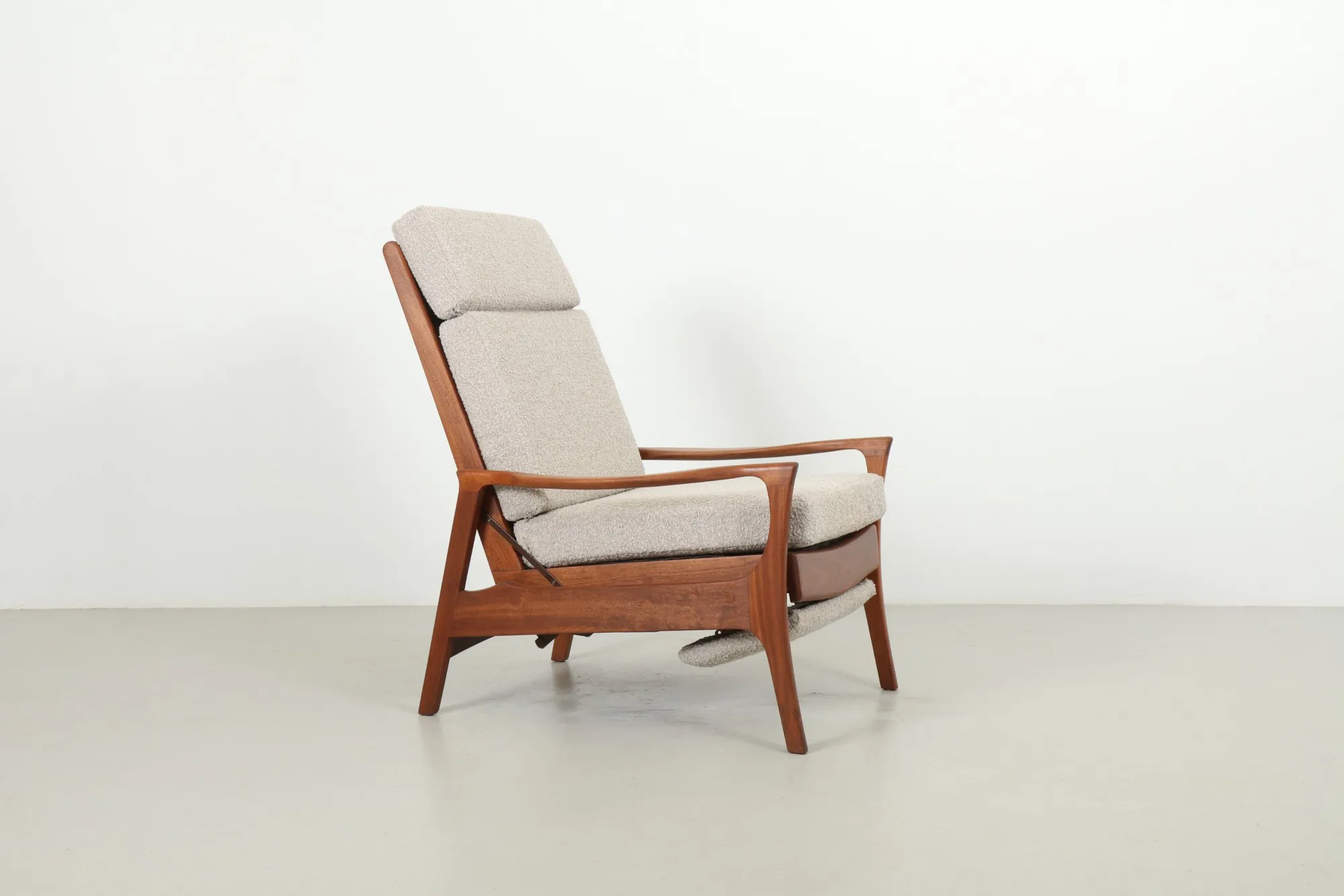 Sculptural NZ Made 'Danart' Reclining Armchair by DON