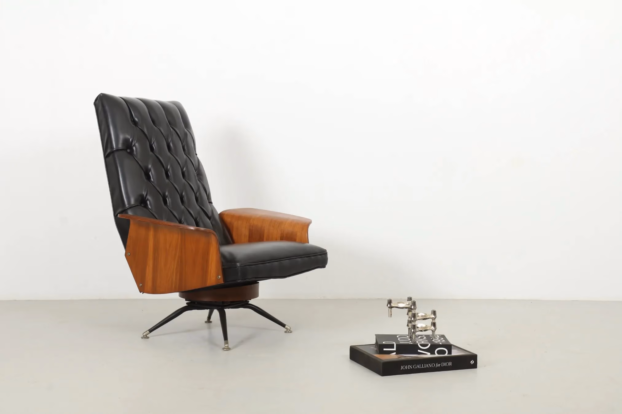 Handsome Mid Century American Lounge Chair by Murphy Miller