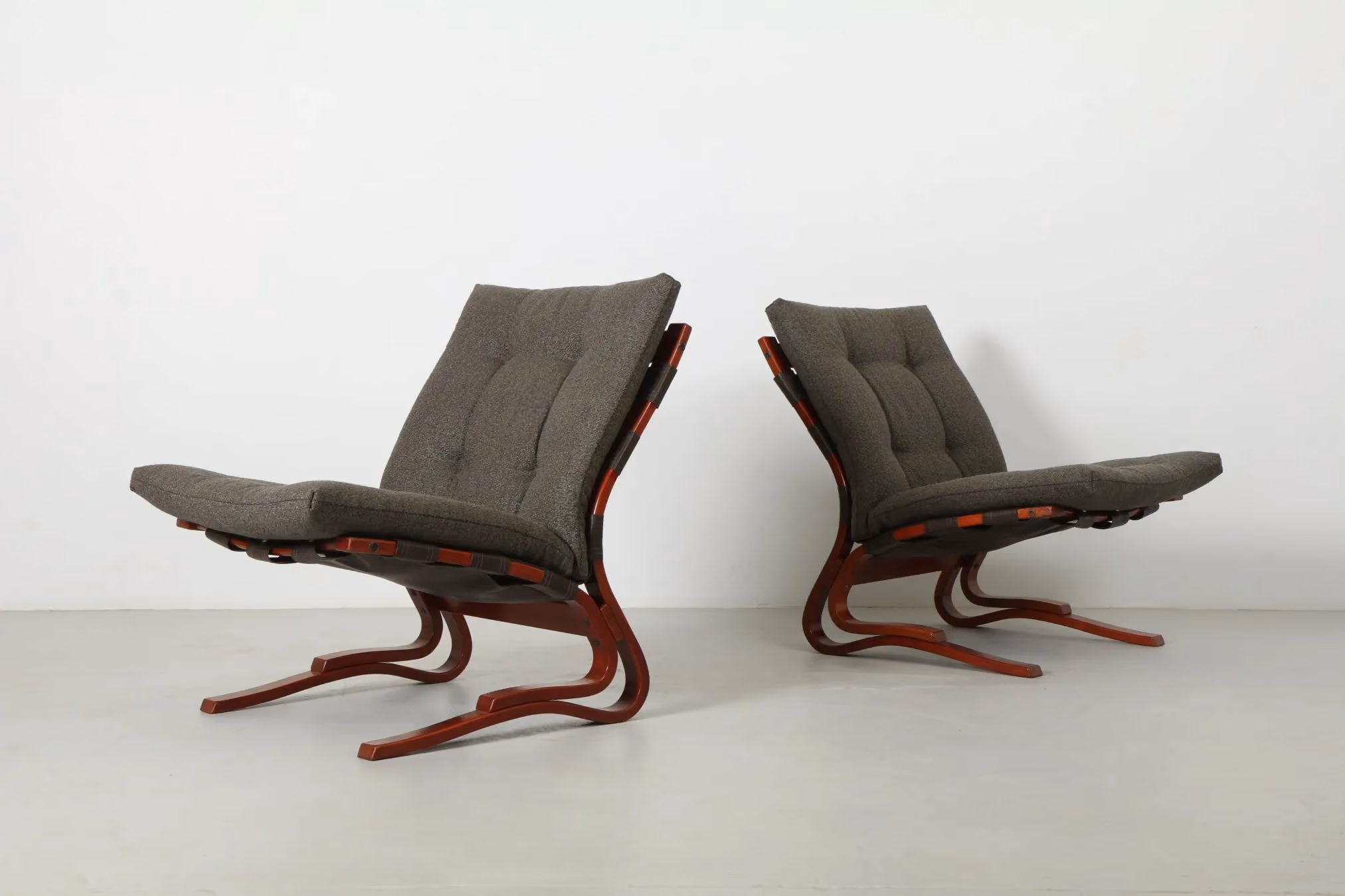 Pair of Einar Hove 'Skyline' Lounge Chairs by Hove Møbler