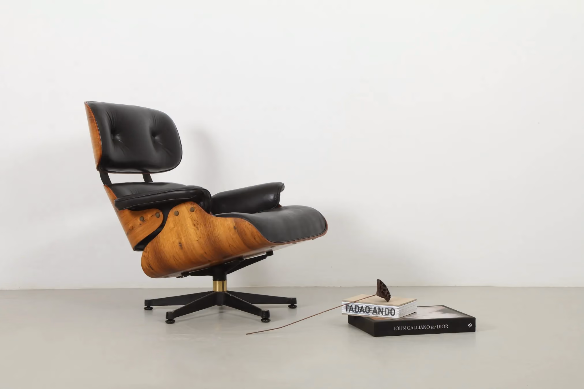 New Zealand Made Eames Lounge Chair by Whitmores Arti Domo