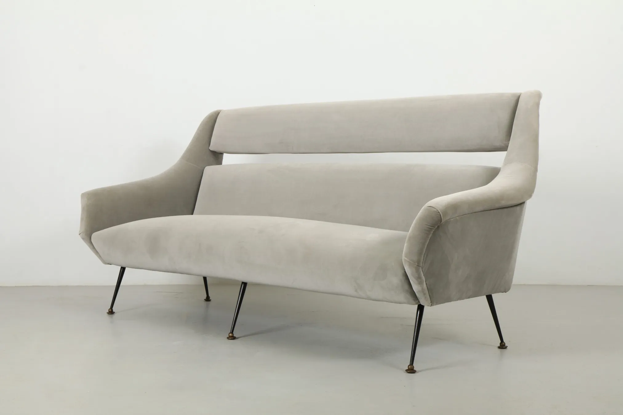 Deluxe Gigi Radice 1950s Italian Sofa by Minotti