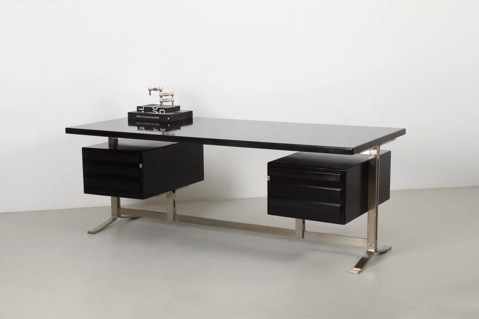Substantial Gianni Moscatelli Executive Desk by Formanova