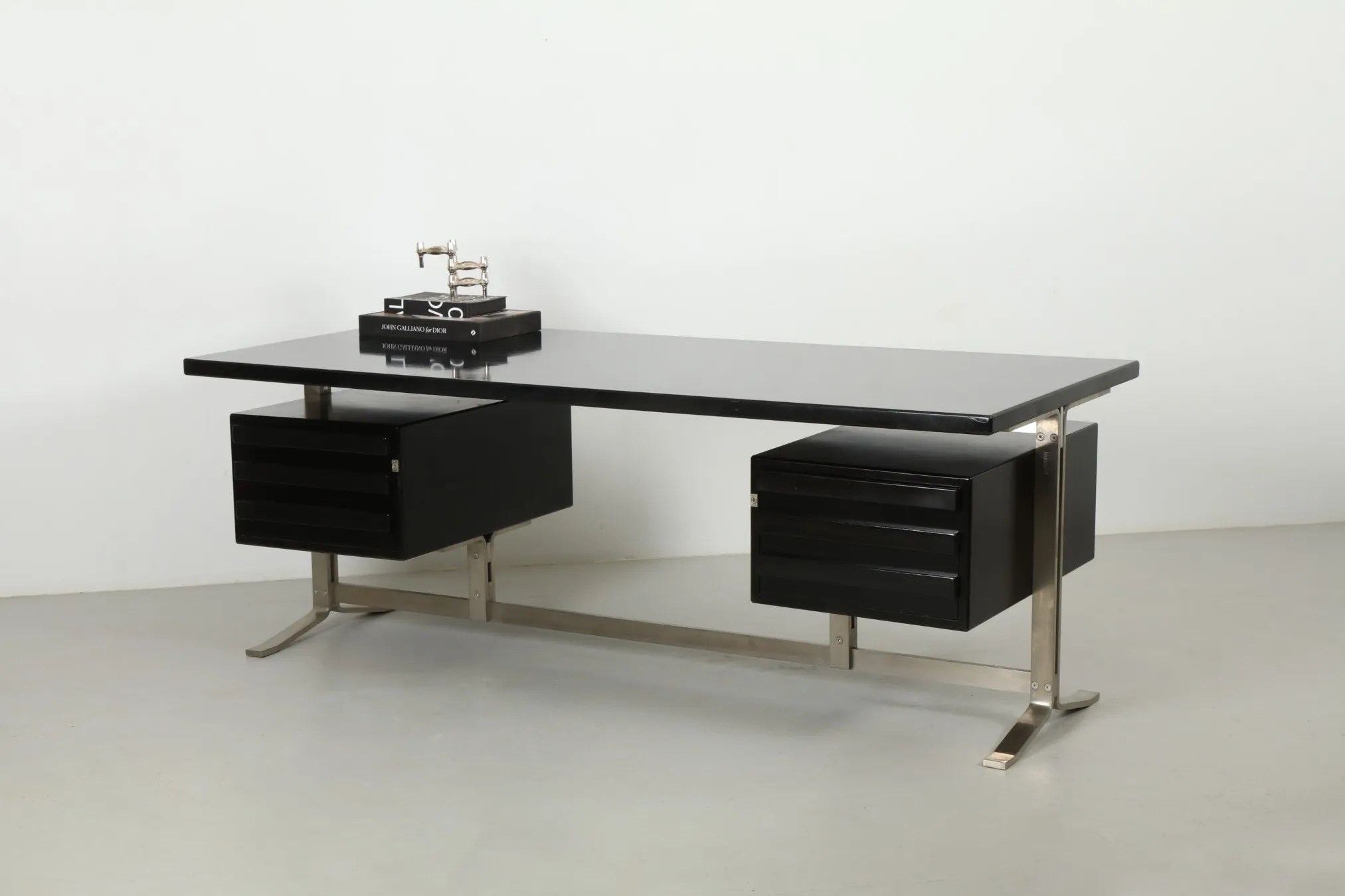 Substantial Gianni Moscatelli Executive Desk by Formanova