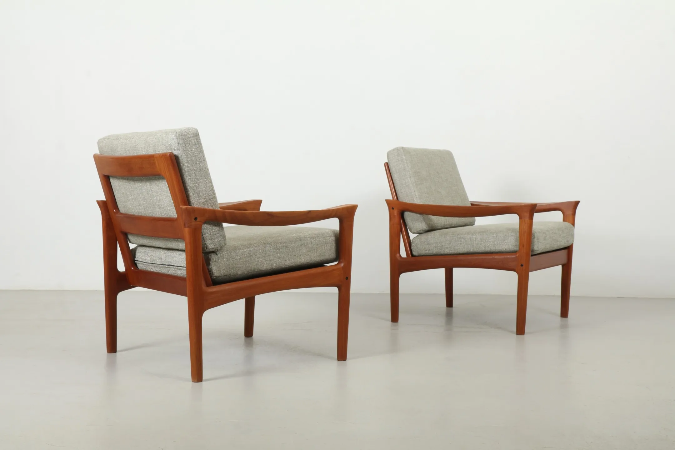 Pair of Sculptural Svend Aage Eriksen Armchairs by Glostrup