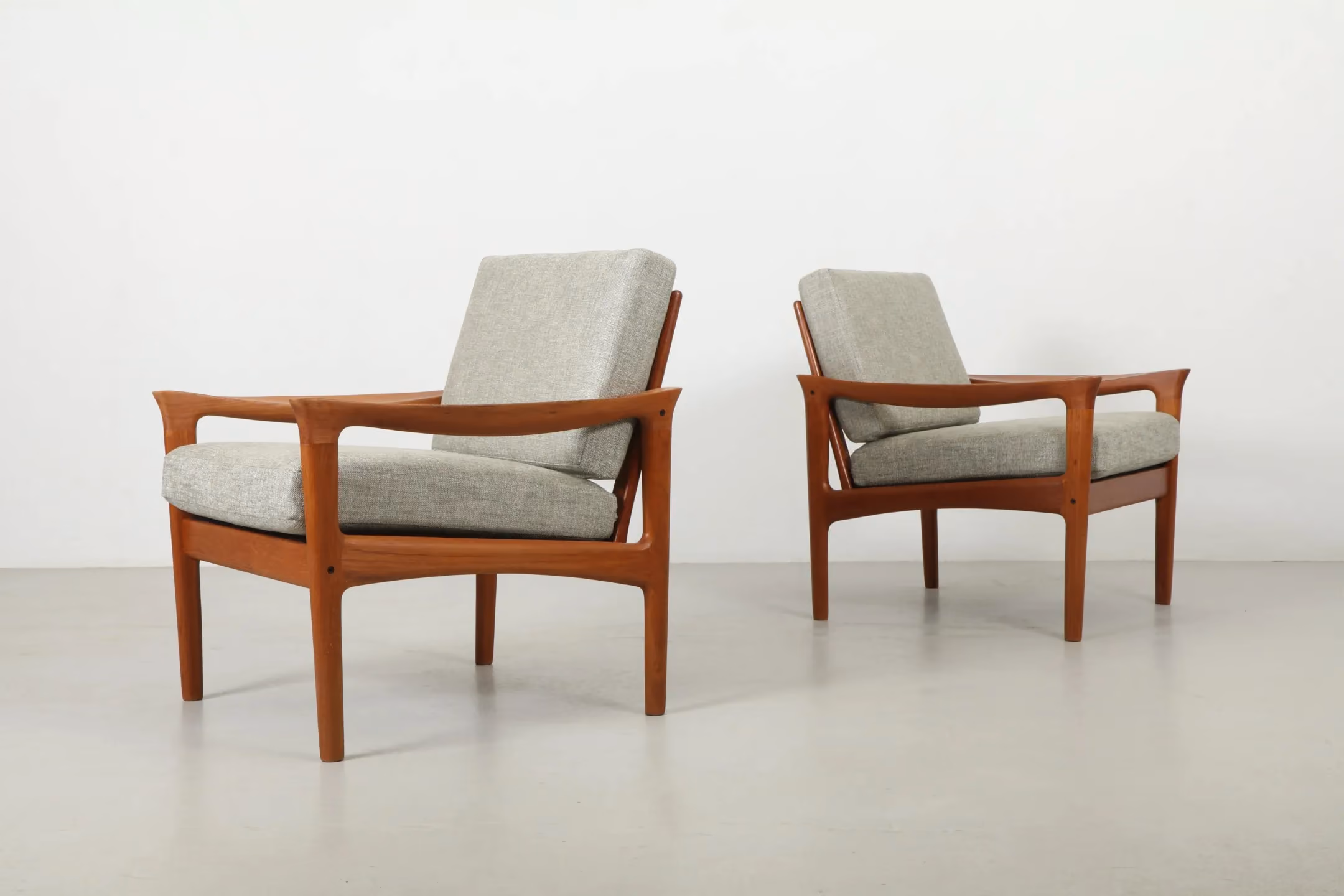 Pair of Sculptural Svend Aage Eriksen Armchairs by Glostrup