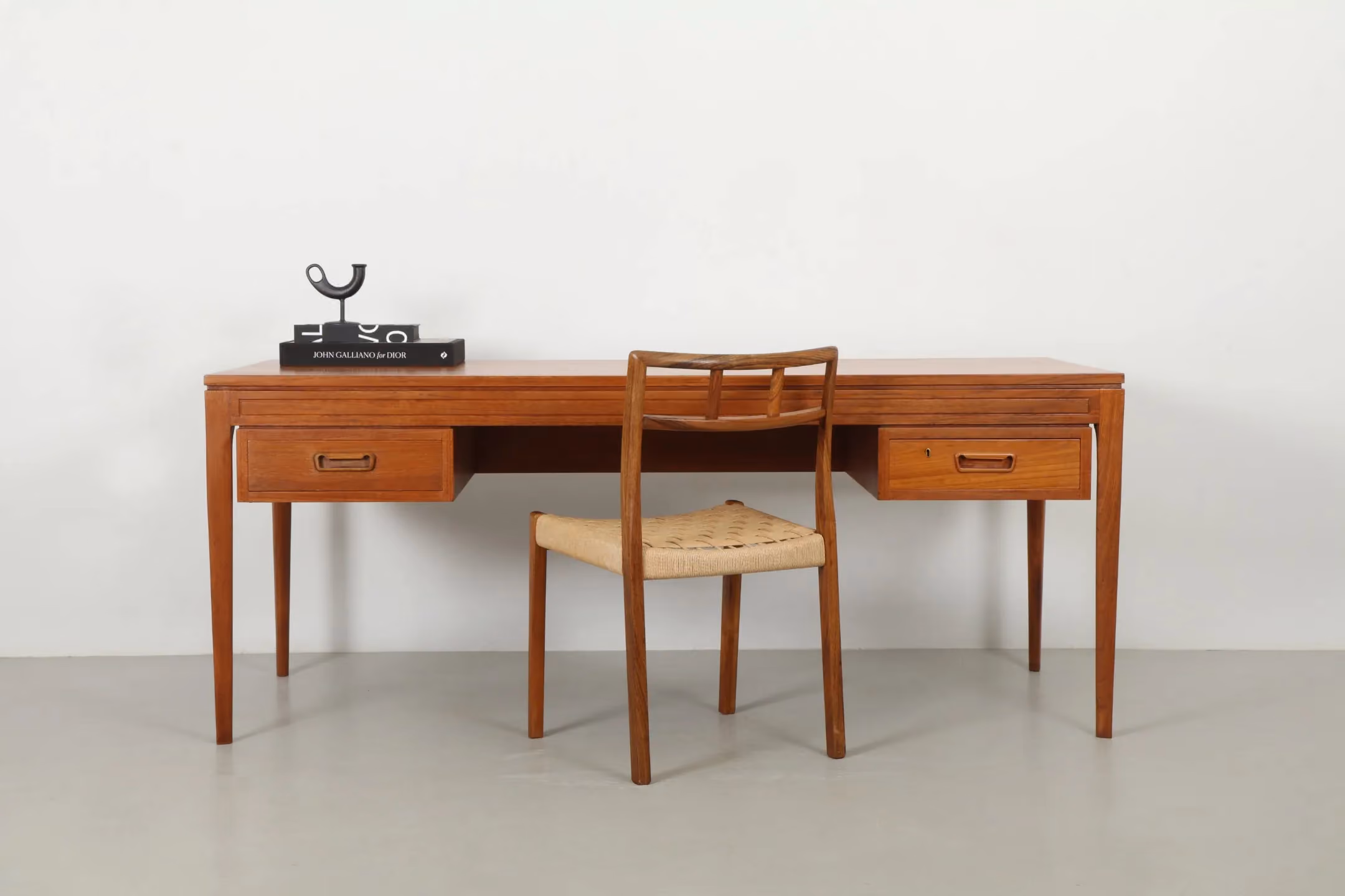 Stunning Joe Backhouse 'Diplomat' Style Desk by Backhouse