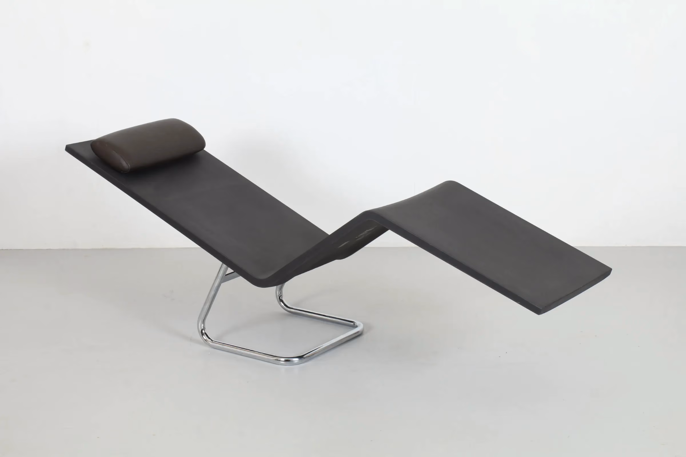 Graphic Maarten van Severen 'MVS' Chaise by Vitra