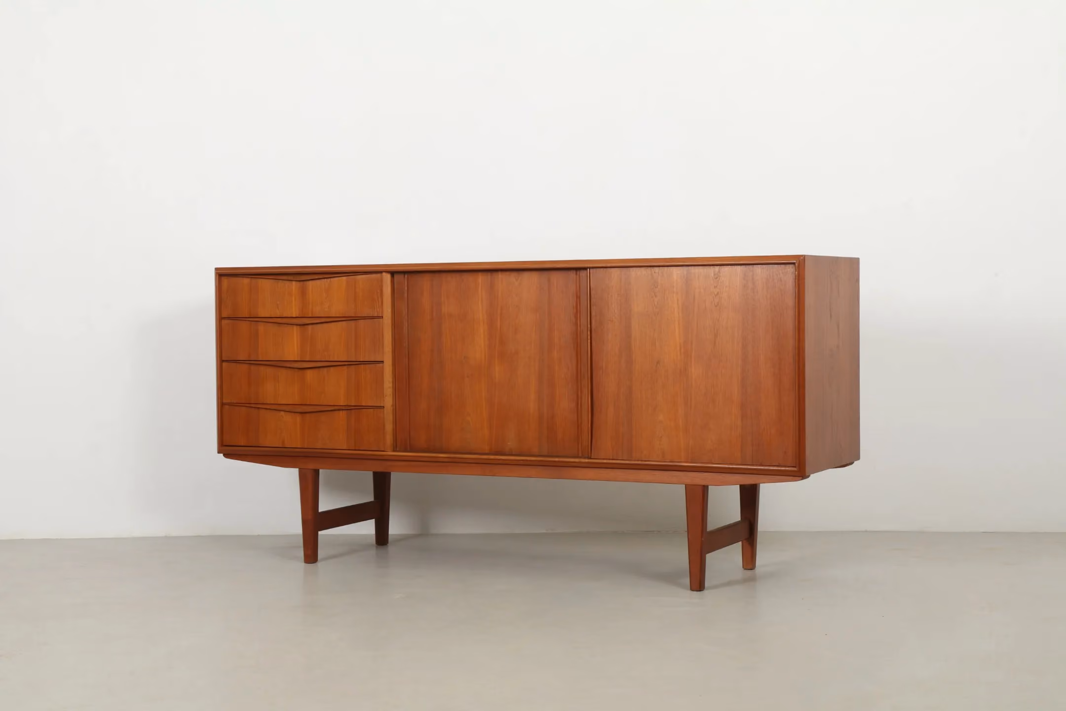 Elegant E.W. Bach Sideboard by Sejling Skabe