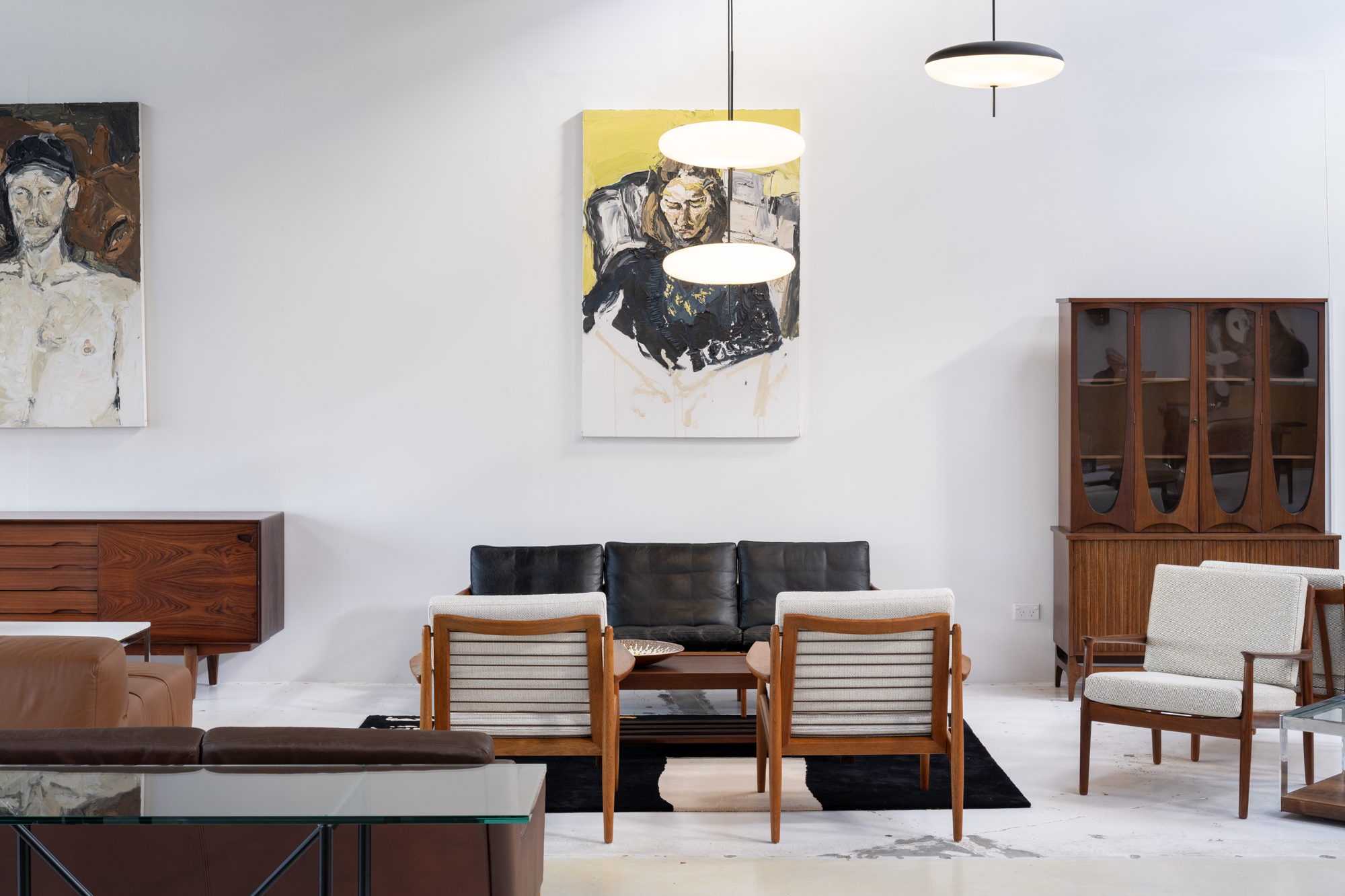 Mr. Bigglesworthy Furniture Gallery