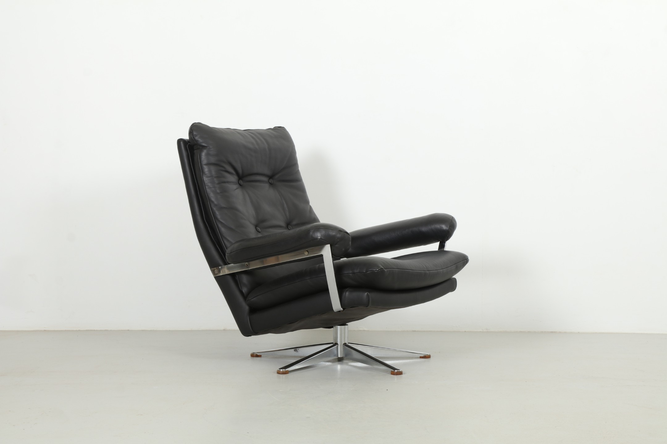Striking Werner Langenfeld 'Palma' Armchair by ESA