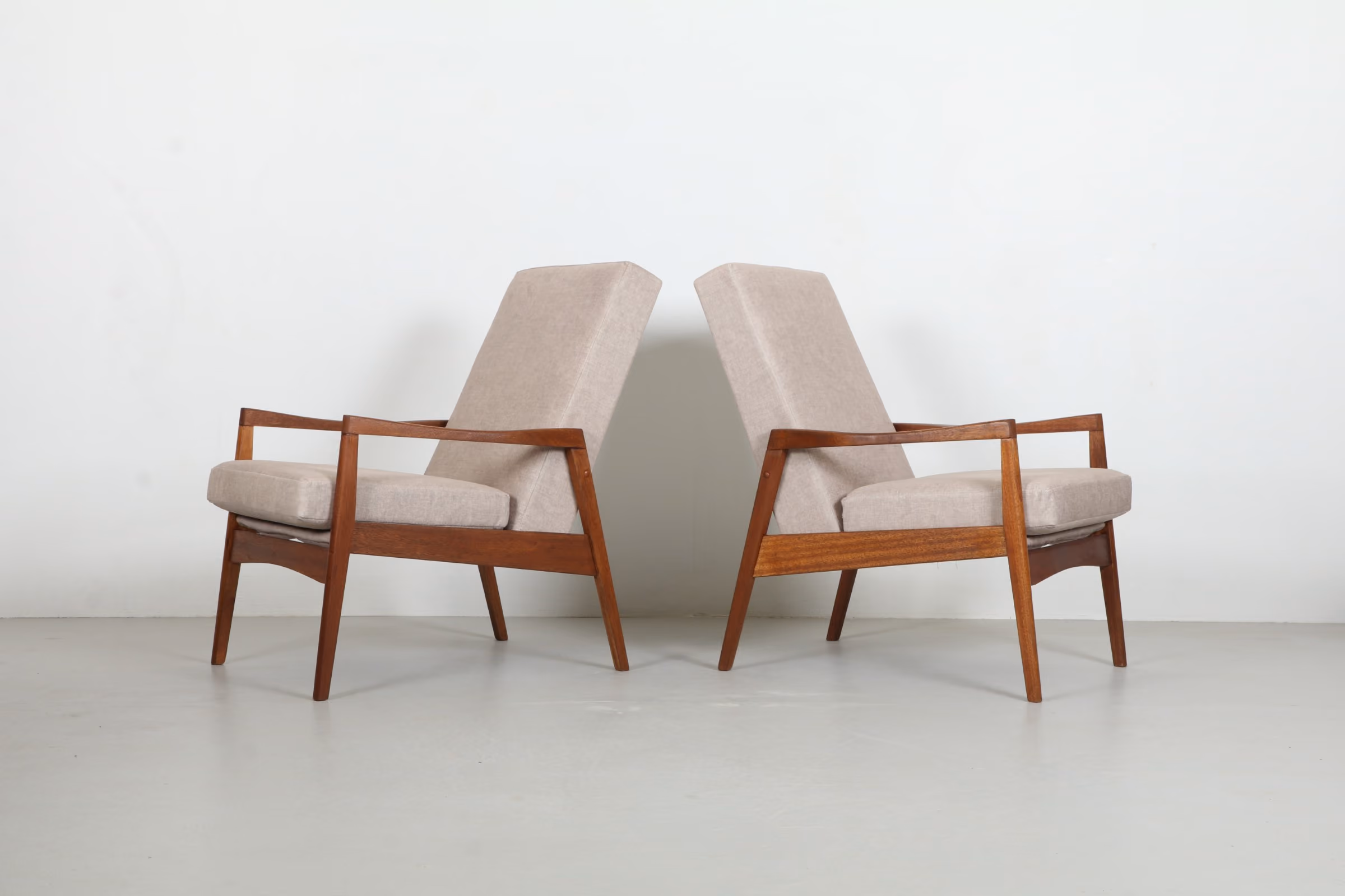 Sharp Mid-Century NZ Armchair by Airest