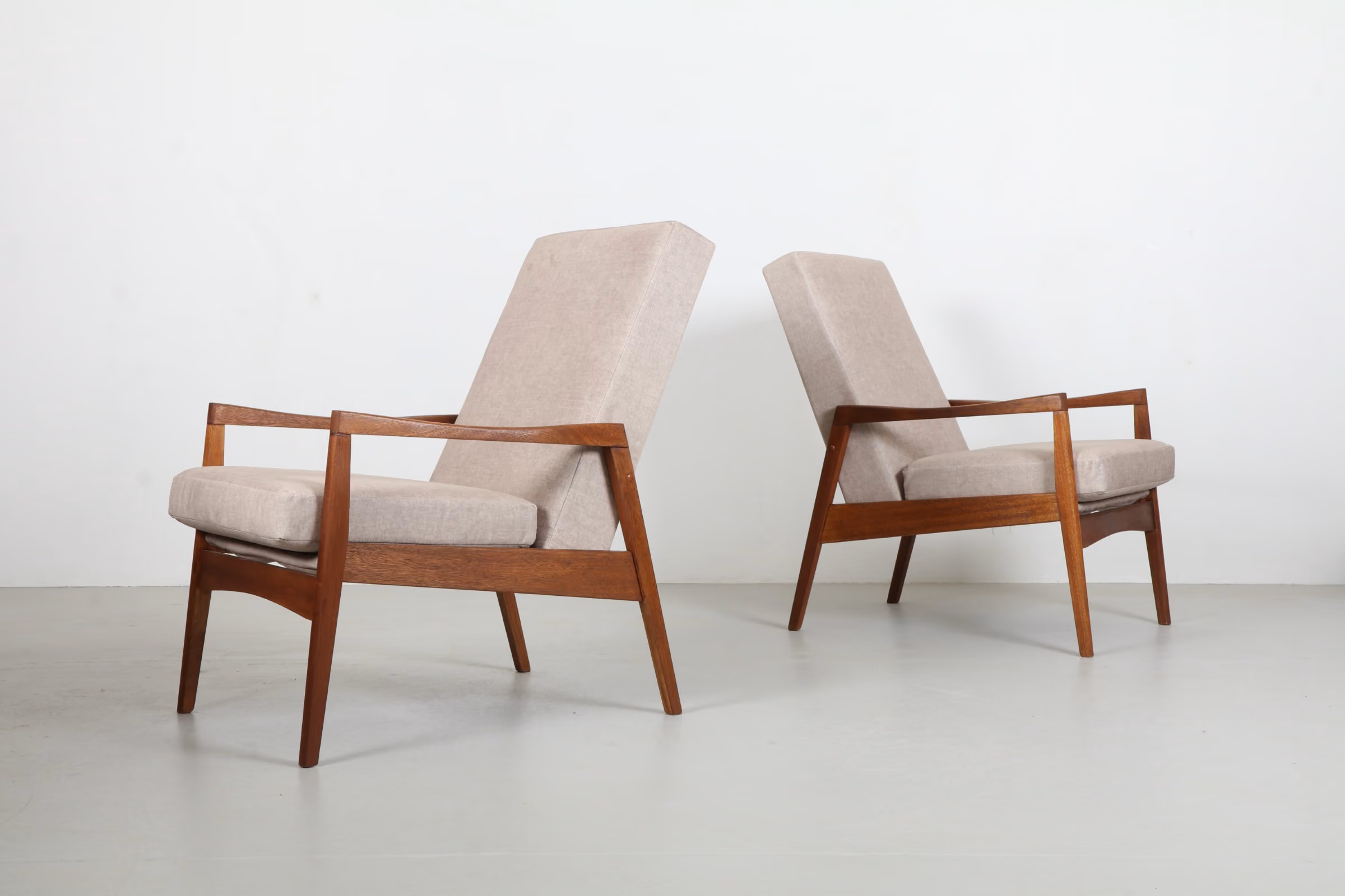 Sharp Mid-Century NZ Armchair by Airest