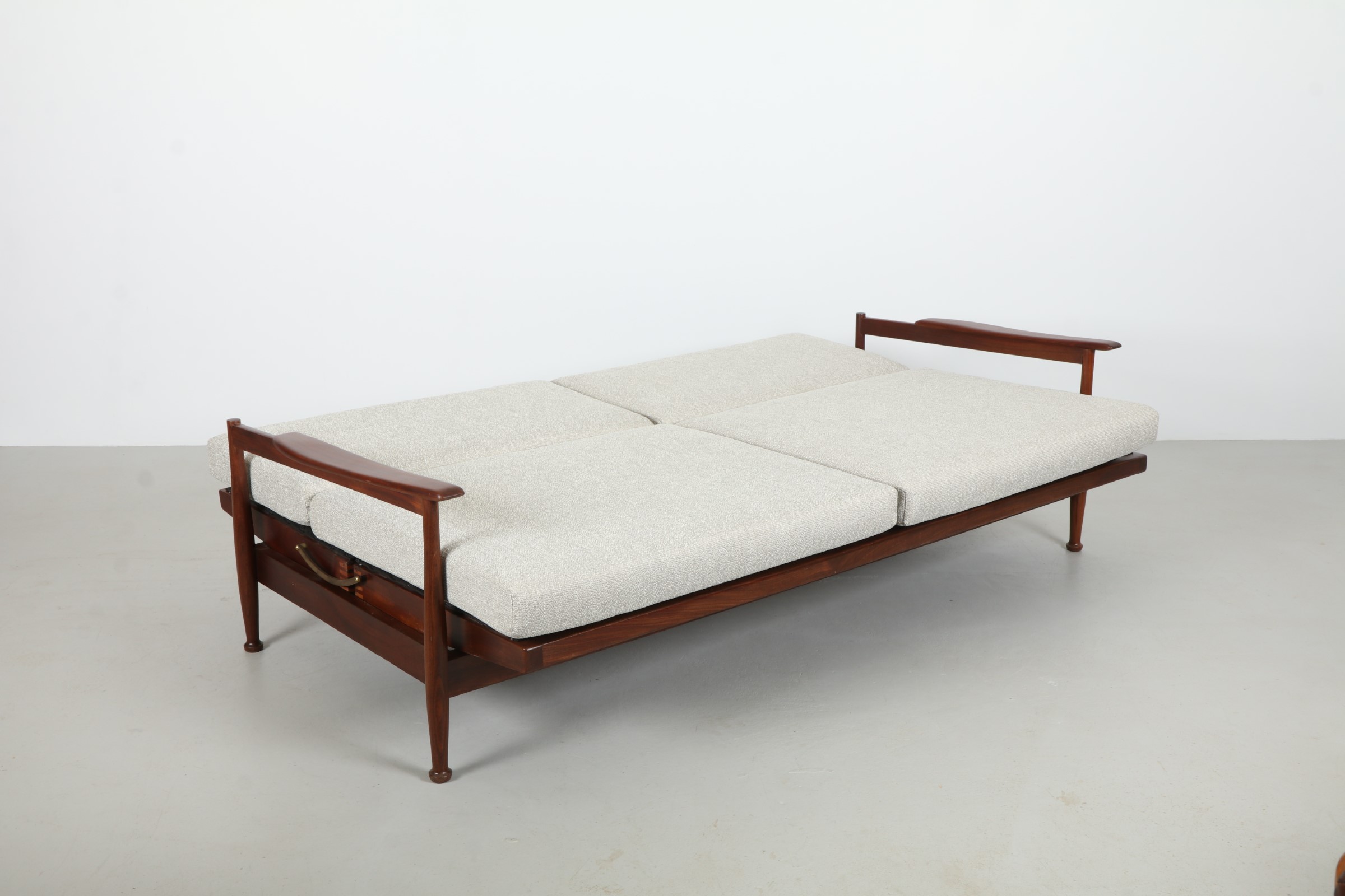 Sleek Fejér & Pamphilon 'Manhattan' Folding Sofa Daybed by Guy Rogers