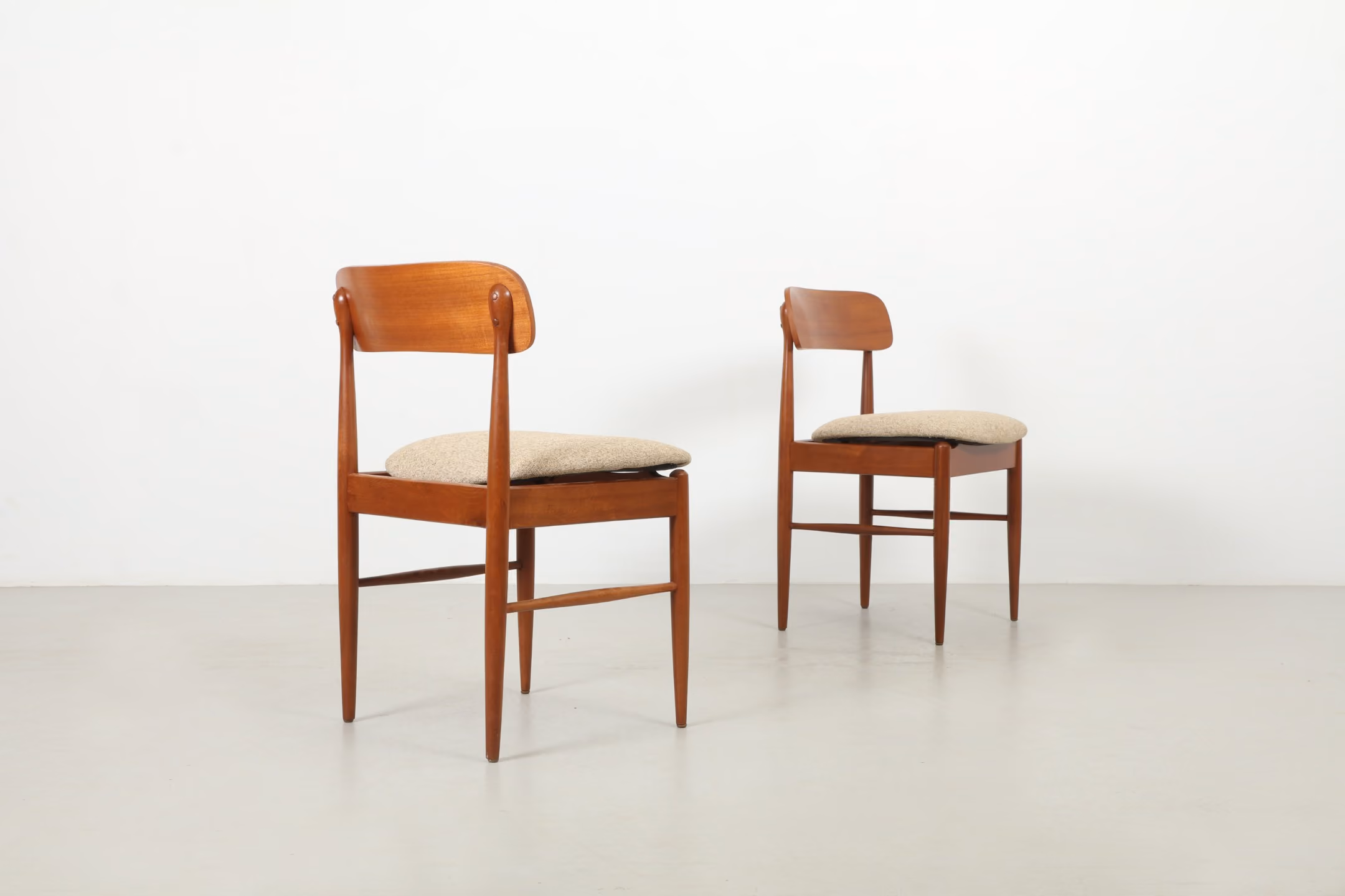 Four Elegant Mid-Century Dining Chairs by Unit Style