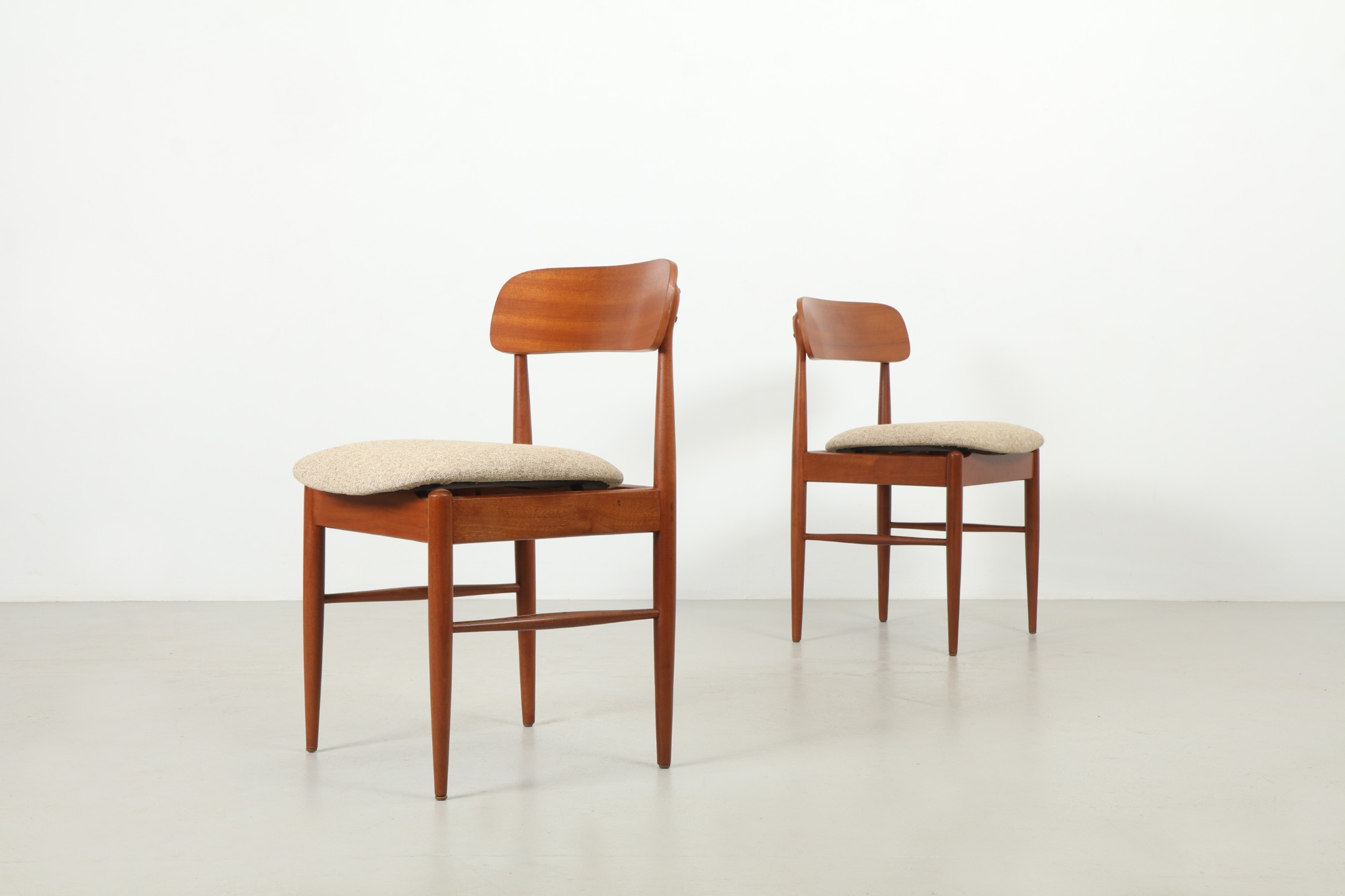 Four Elegant Mid-Century Dining Chairs by Unit Style