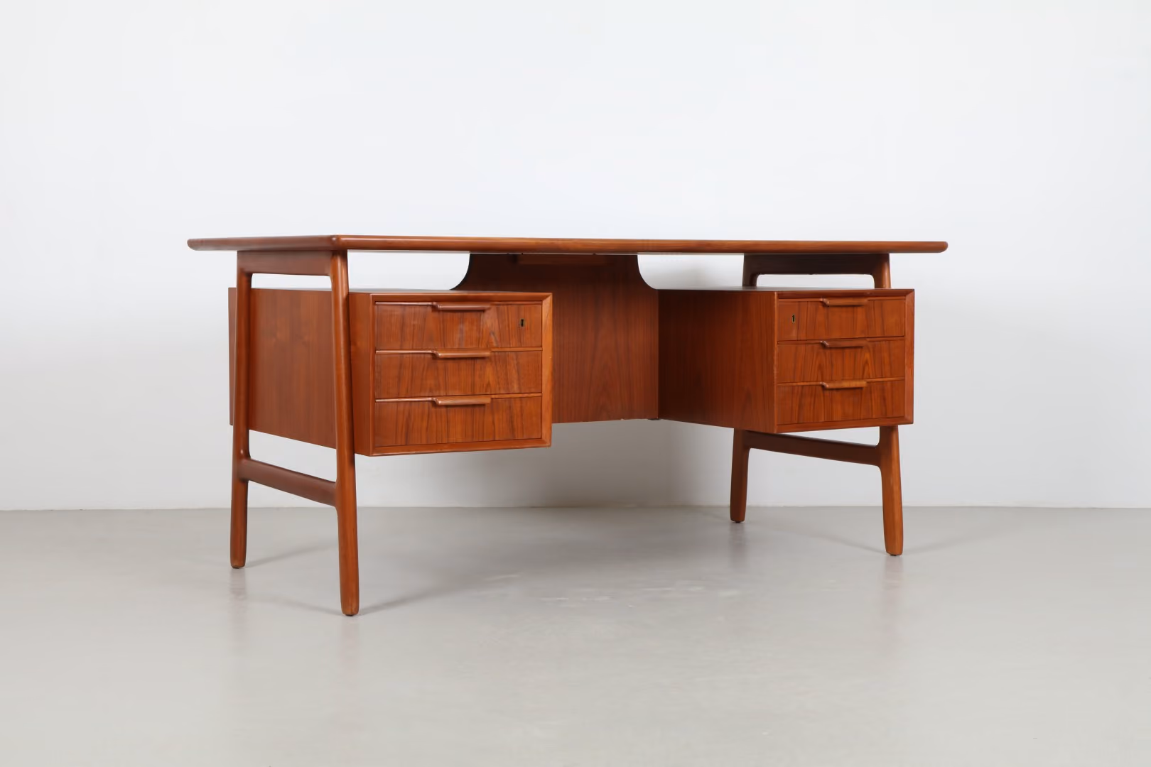 Omann Jun : Coveted Cabinetry