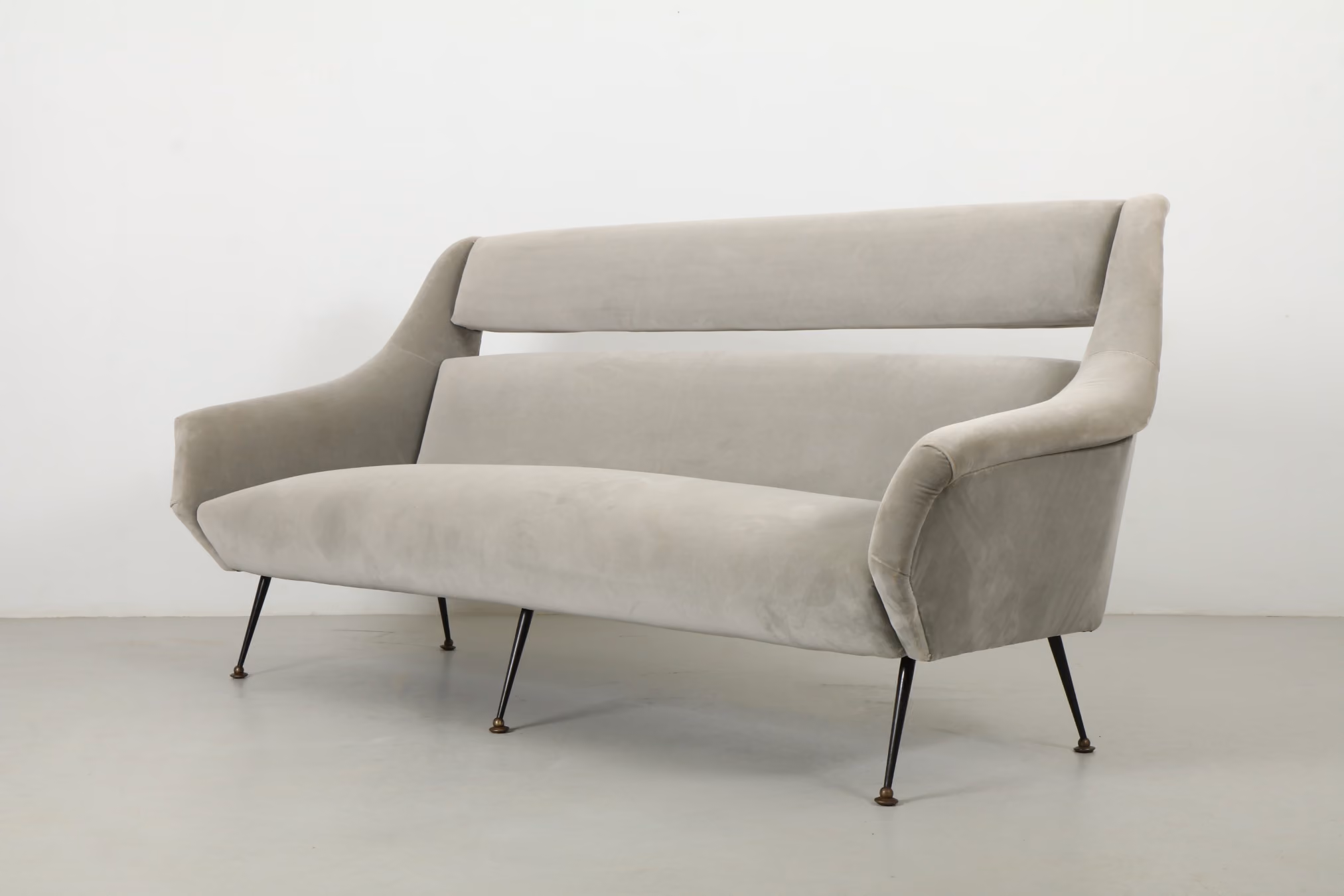 Deluxe Gigi Radice 1950s Italian Sofa by Minotti
