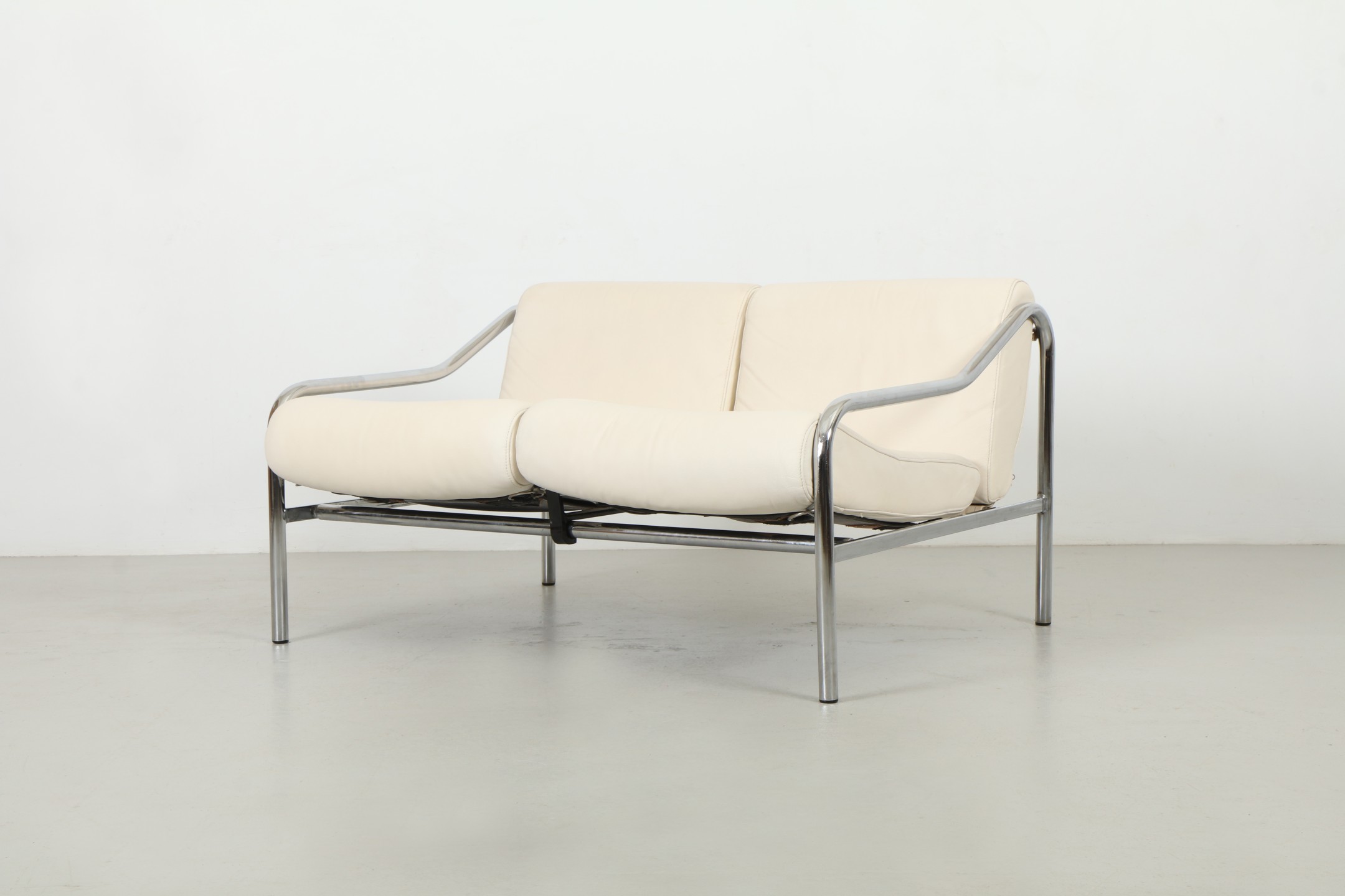 Elegant Tim Bates 'Beta' Two Seater Sofa by Pieff