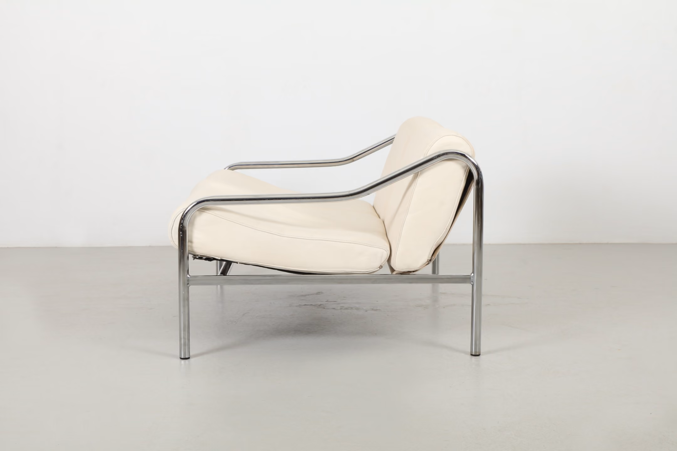 Elegant Tim Bates 'Beta' Two Seater Sofa by Pieff