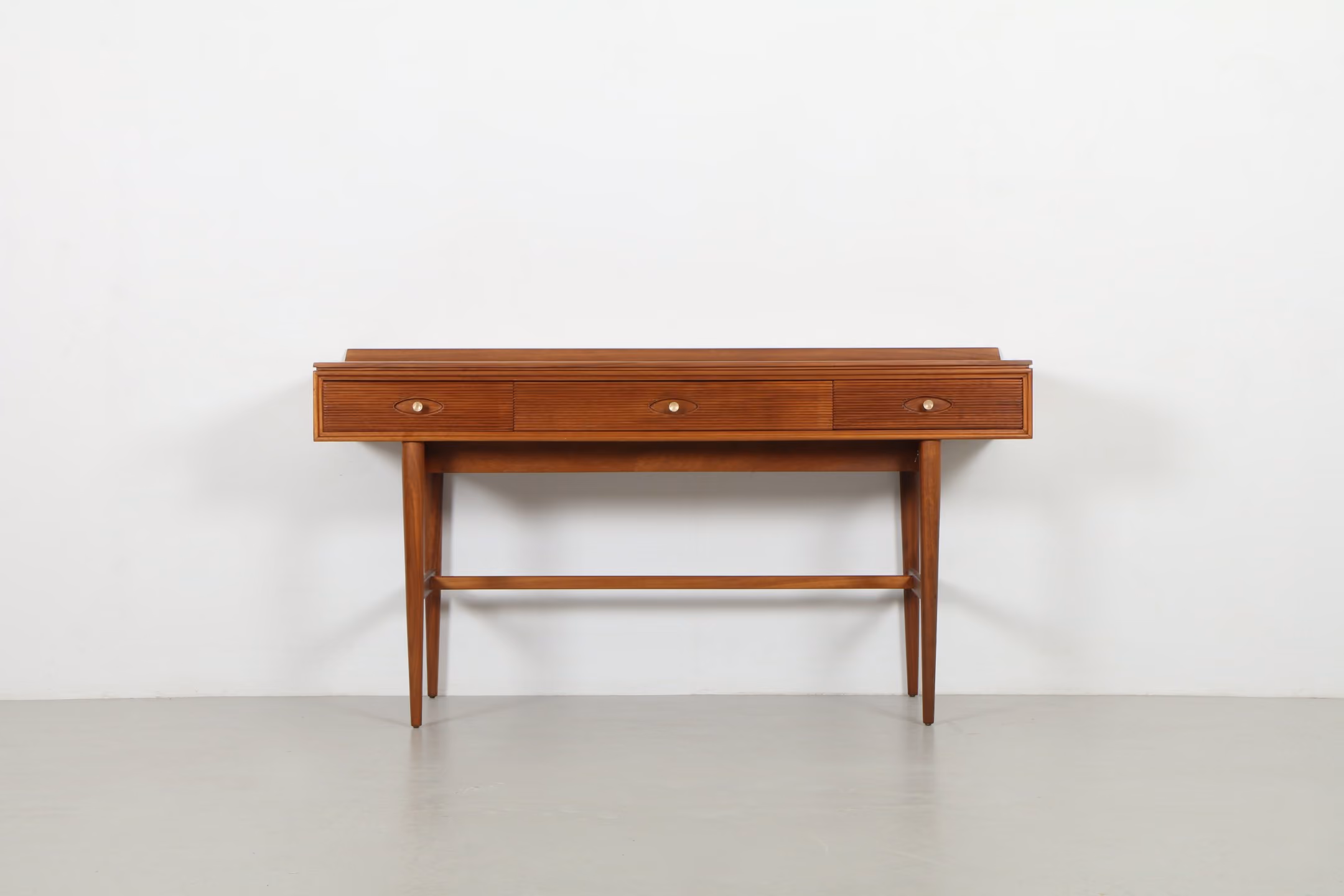Stunning Robert Heritage 'Salisbury' Console by Archie Shine