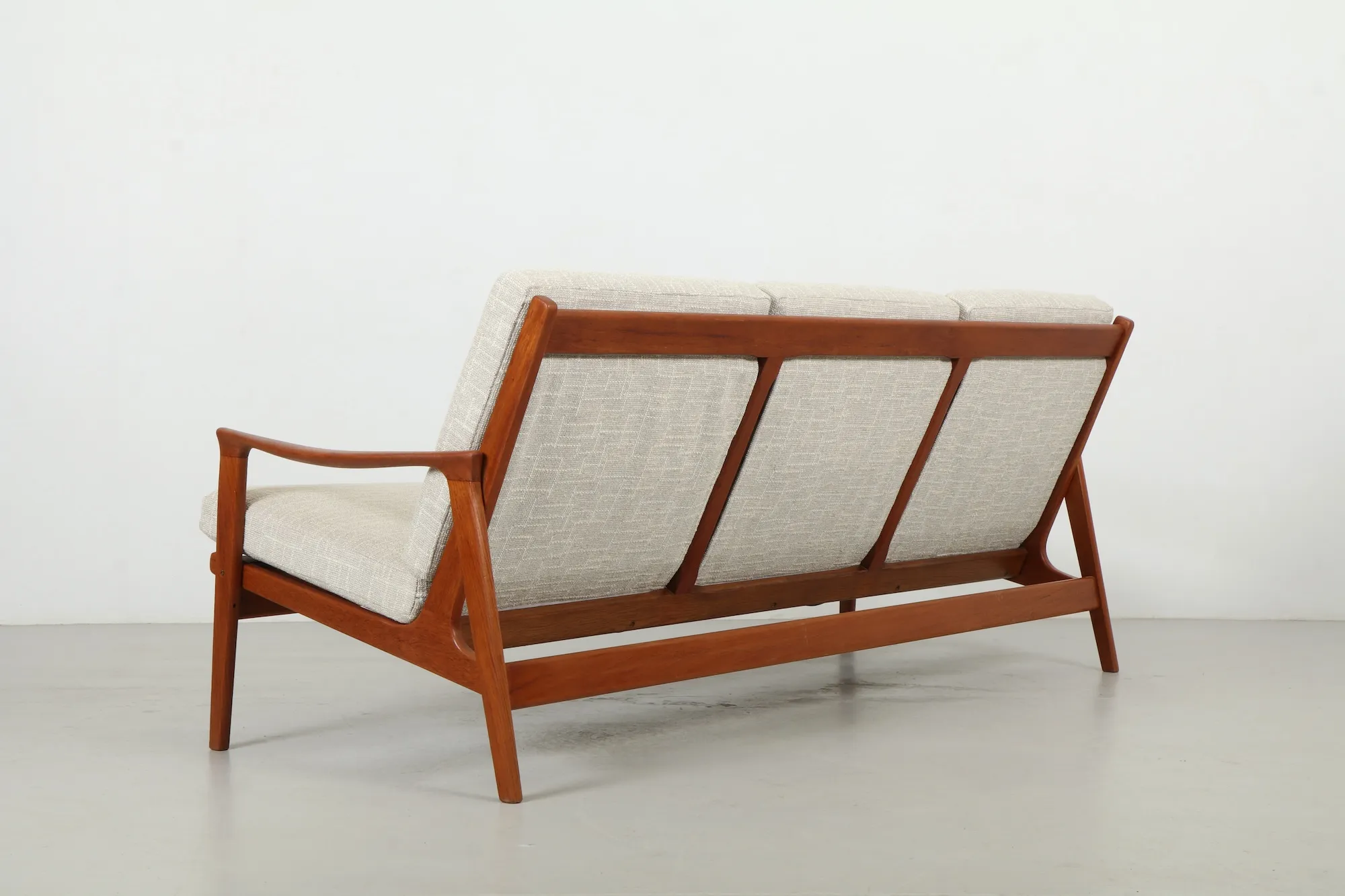 Sleek Tony Parker 'Model 163' Sofa by Parker