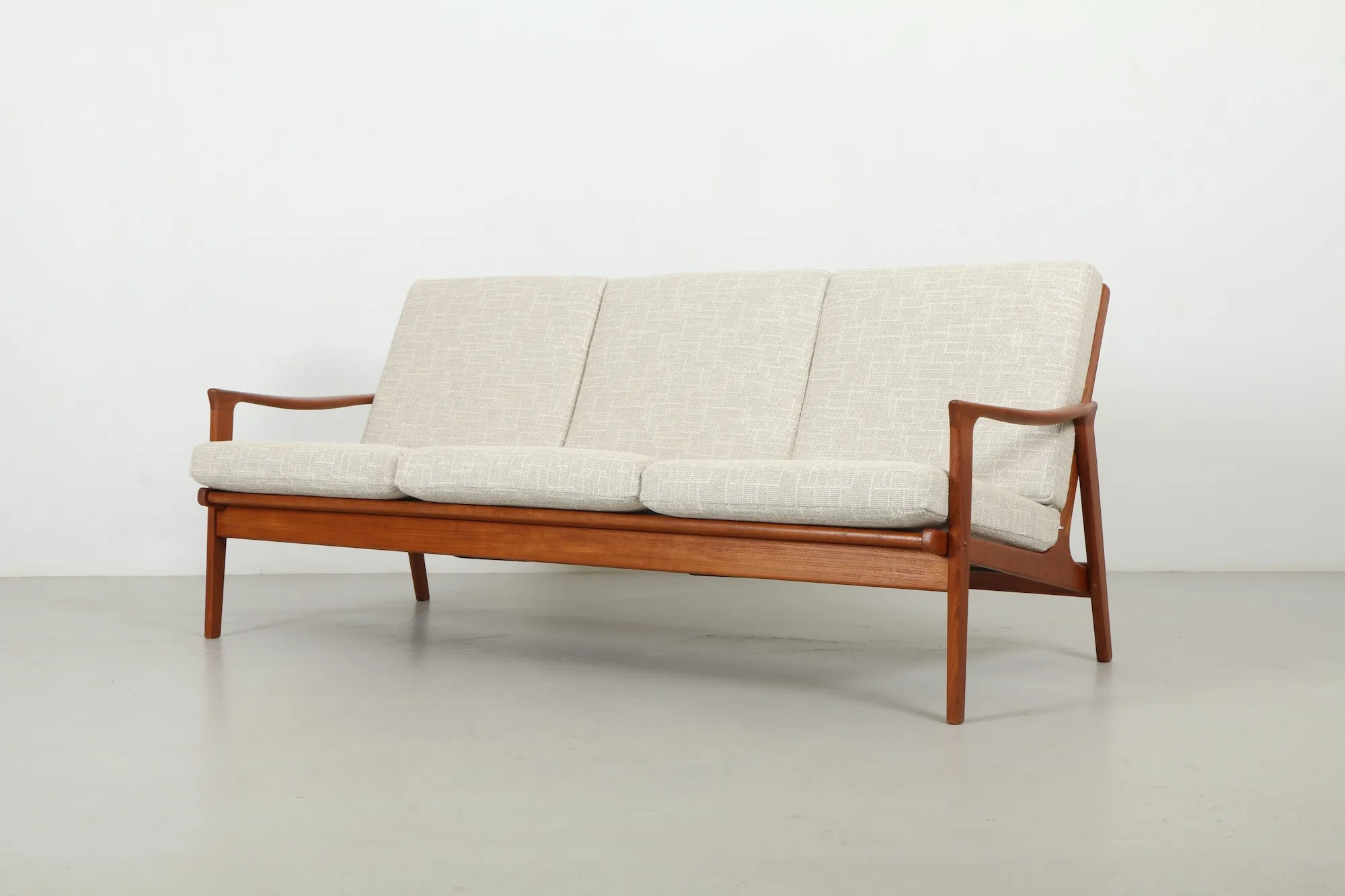Sleek Tony Parker 'Model 163' Sofa by Parker