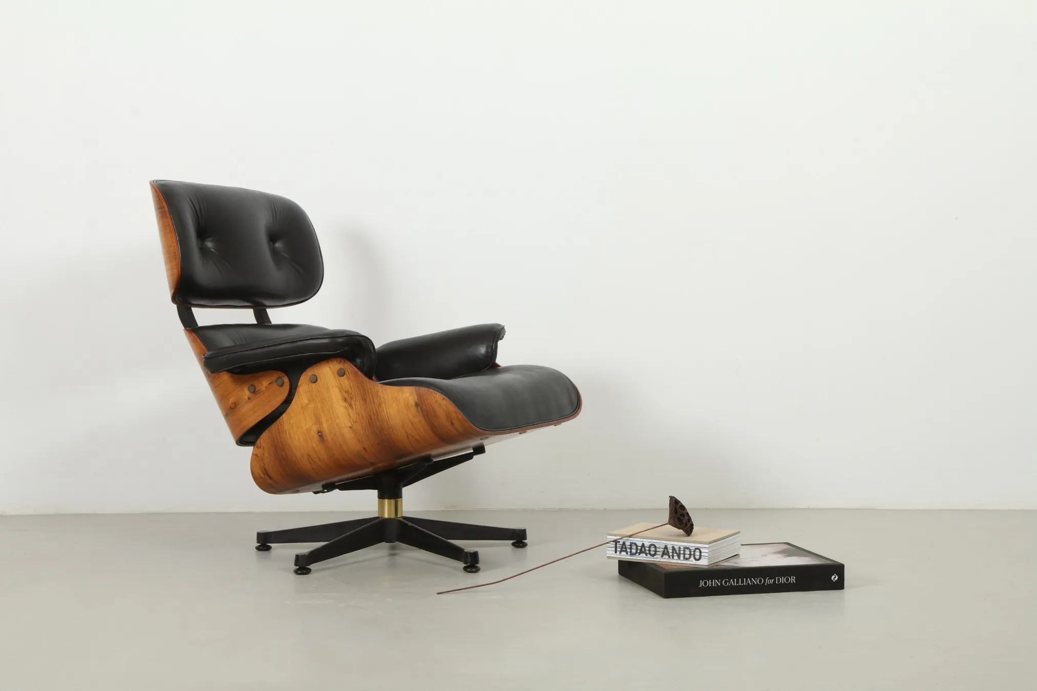 New Zealand Made Eames Lounge Chair by Whitmores Arti Domo
